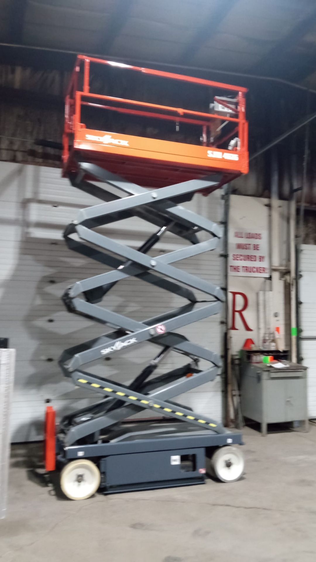 Skyjack III model 4626 Electric Motorized Scissor Lift with pendant controller with extendable - Image 6 of 7