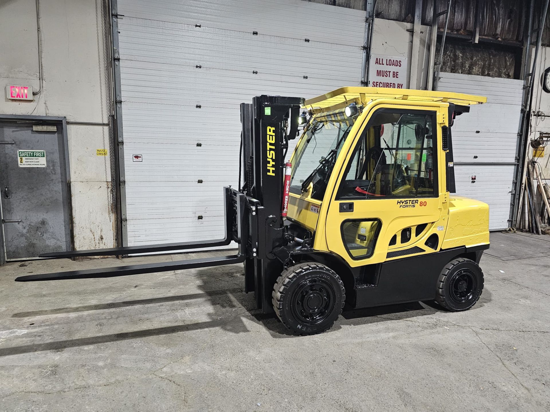 2017 Hyster 8,000lbs Capacity OUTDOOR Forklift NEW 72" Forks & NEW Sideshift, Diesel & 3 STAGE