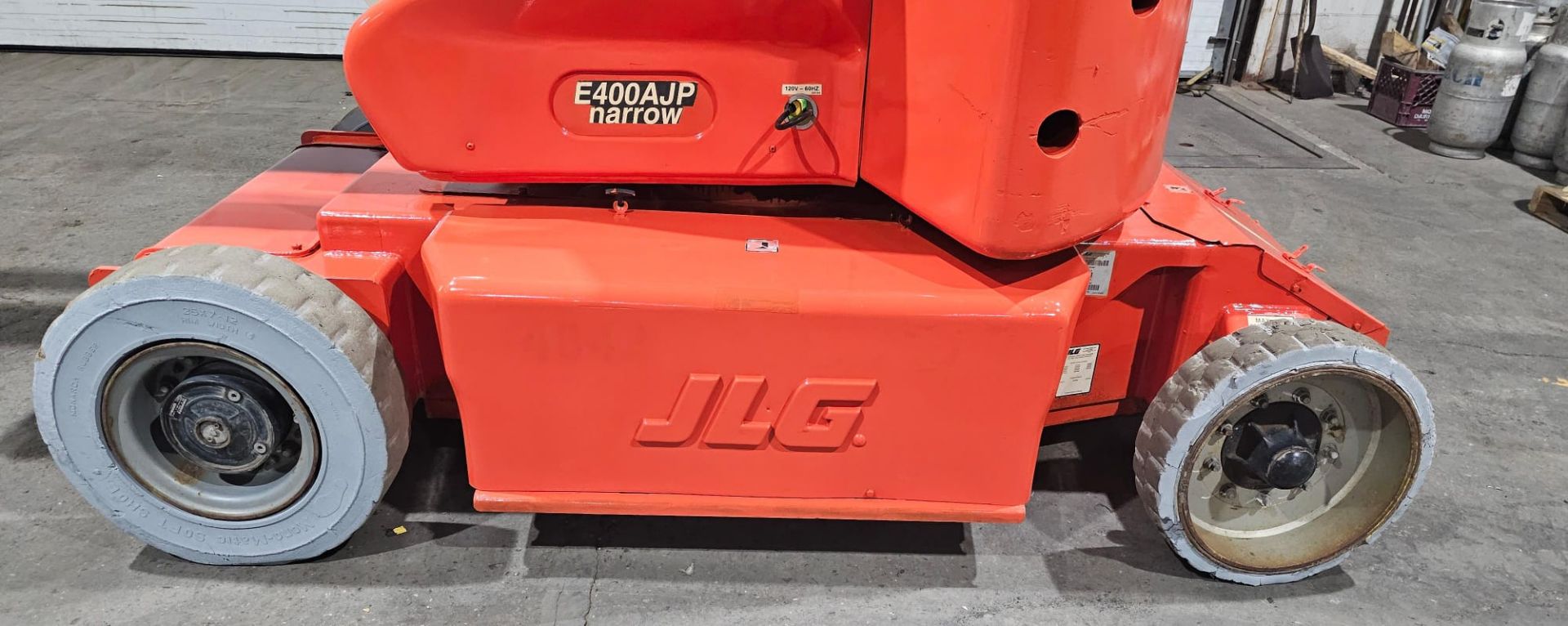 2006 JLG LIFT E400AJP Articulating Zoom Boom Lift - Narrow 500 lbs VERY LOW HOURS - 40ft lift height - Image 3 of 9