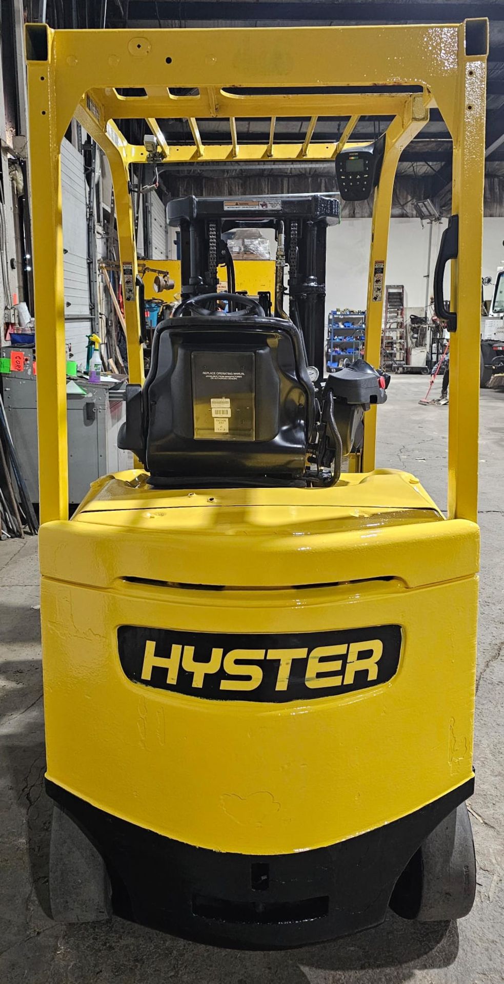 2010 Hyster 4,500lbs Capacity Electric Forklift 48v sideshift 3-STAGE MAST 189" load height with 4 - Image 7 of 11