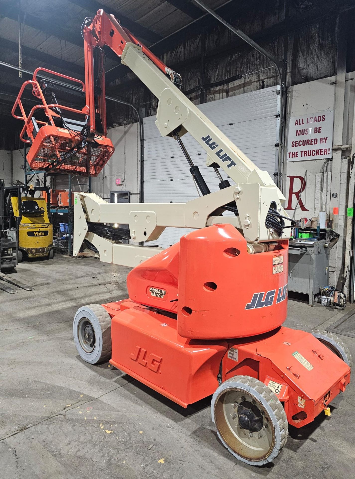2006 JLG LIFT E400AJP Articulating Zoom Boom Lift - Narrow 500 lbs VERY LOW HOURS - 40ft lift height - Image 5 of 9