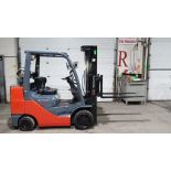 2013 TOYOTA 6,000lbs Capacity LPG (Propane) Forklift with sideshift with 3-STAGE MAST & tires with