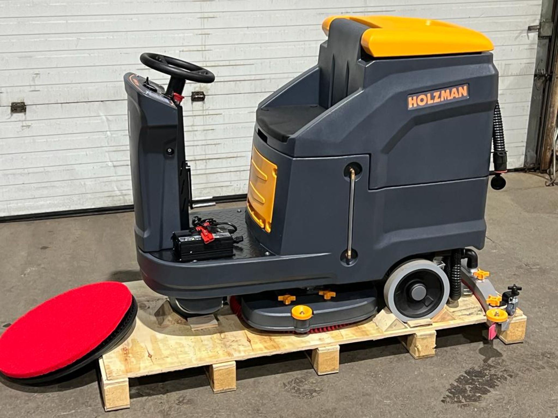 Holzman MINT RIDE ON Floor Sweeper Scrubber Unit model K70 - BRAND NEW with extra pads, digital