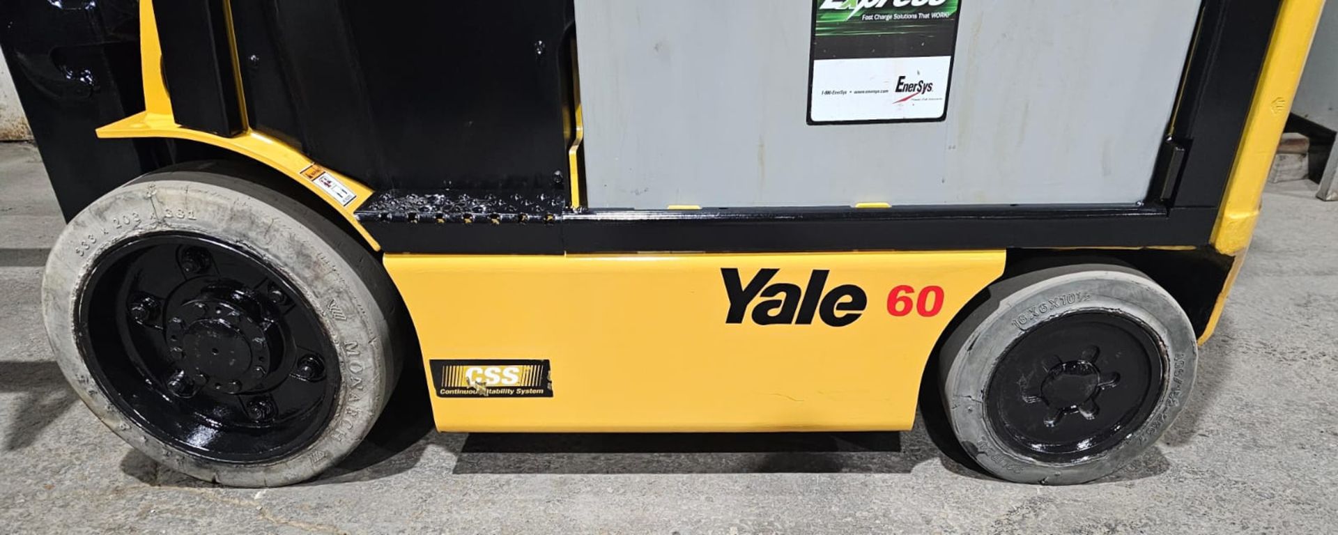 2017 Yale 6,000lbs Capacity Forklift Electric 48V with 3-STAGE MAST with 4 functions and Non marking - Image 2 of 8