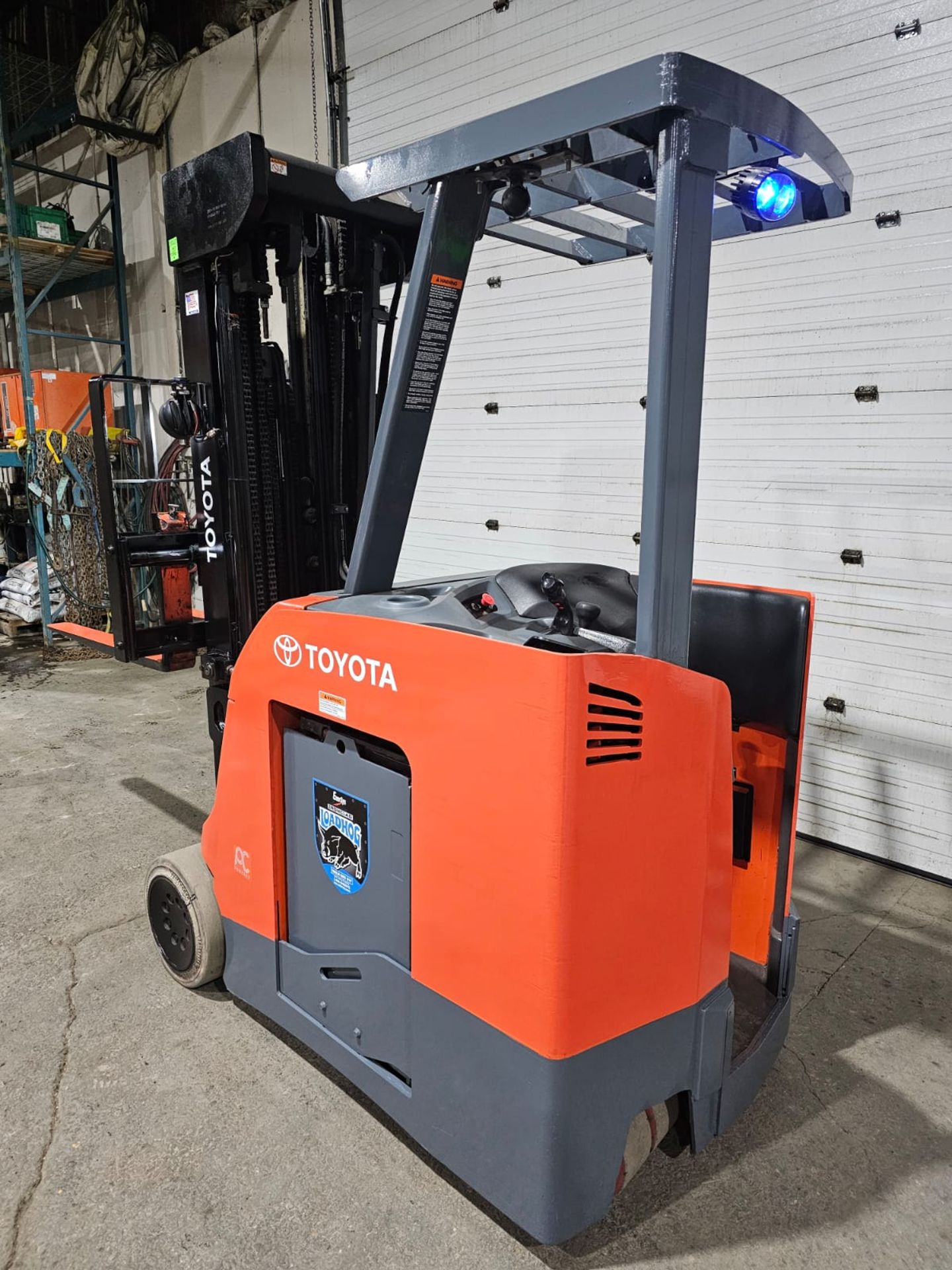 2017 Toyota 4,000lbs Capacity Electric Forklift with 4-STAGE Mast, 276" load height sideshift, 36V - Bild 2 aus 7
