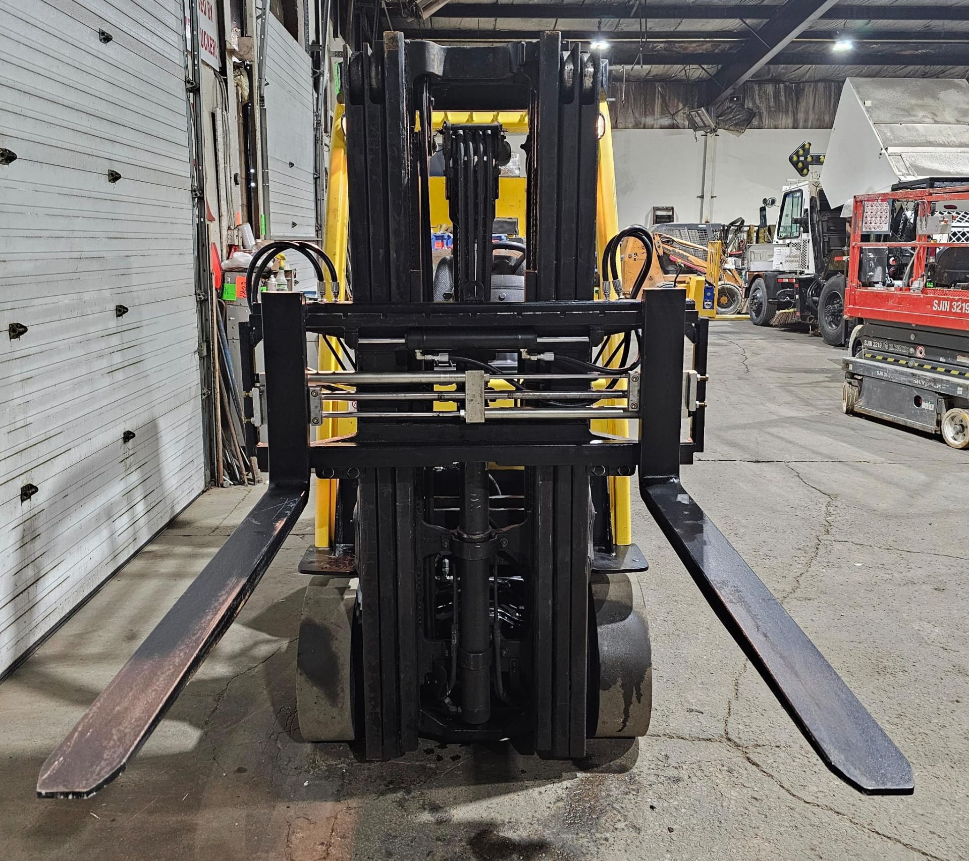 2019 Hyster 4,000lbs Capacity LPG (Propane) Forklift with sideshift 3-Stage Mast(no propane tank - Image 5 of 5