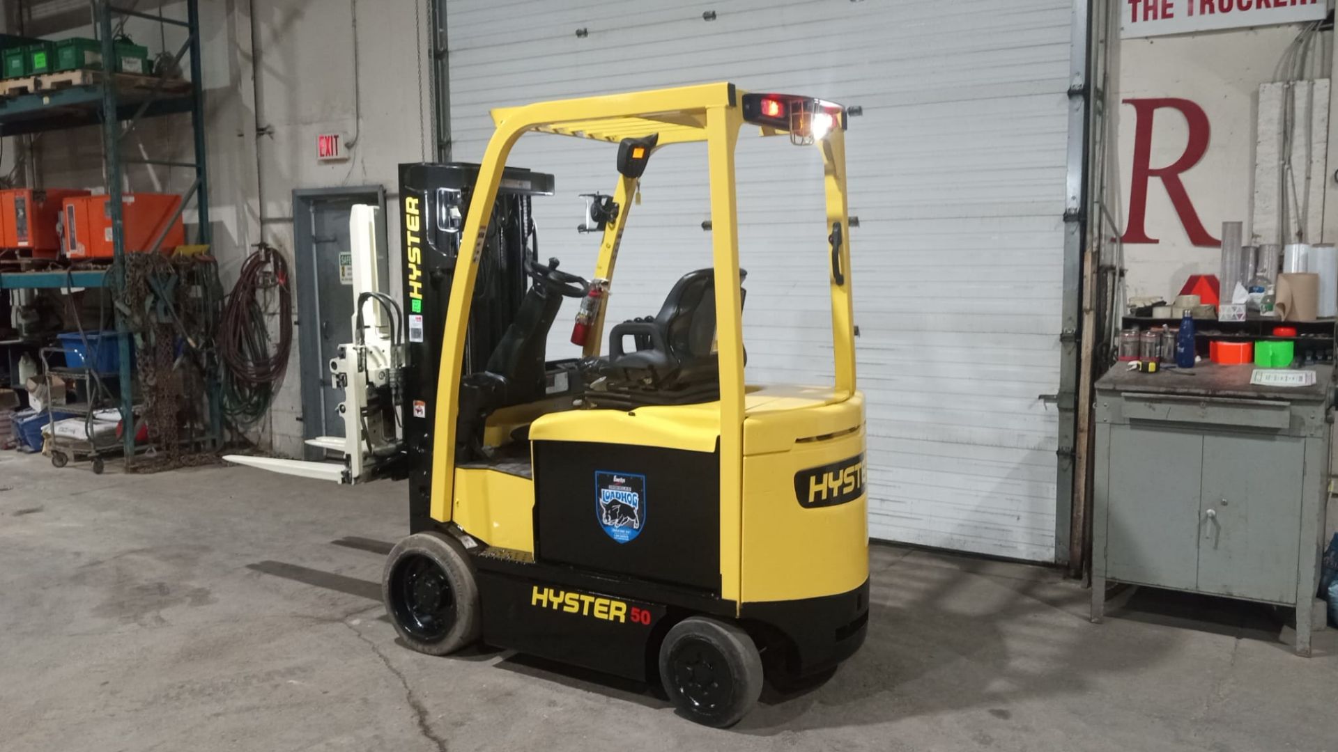 2018 Hyster 5,000lbs Capacity Forklift Electric with 48V Battery & 3-STAGE MAST with Sideshift - Image 4 of 6