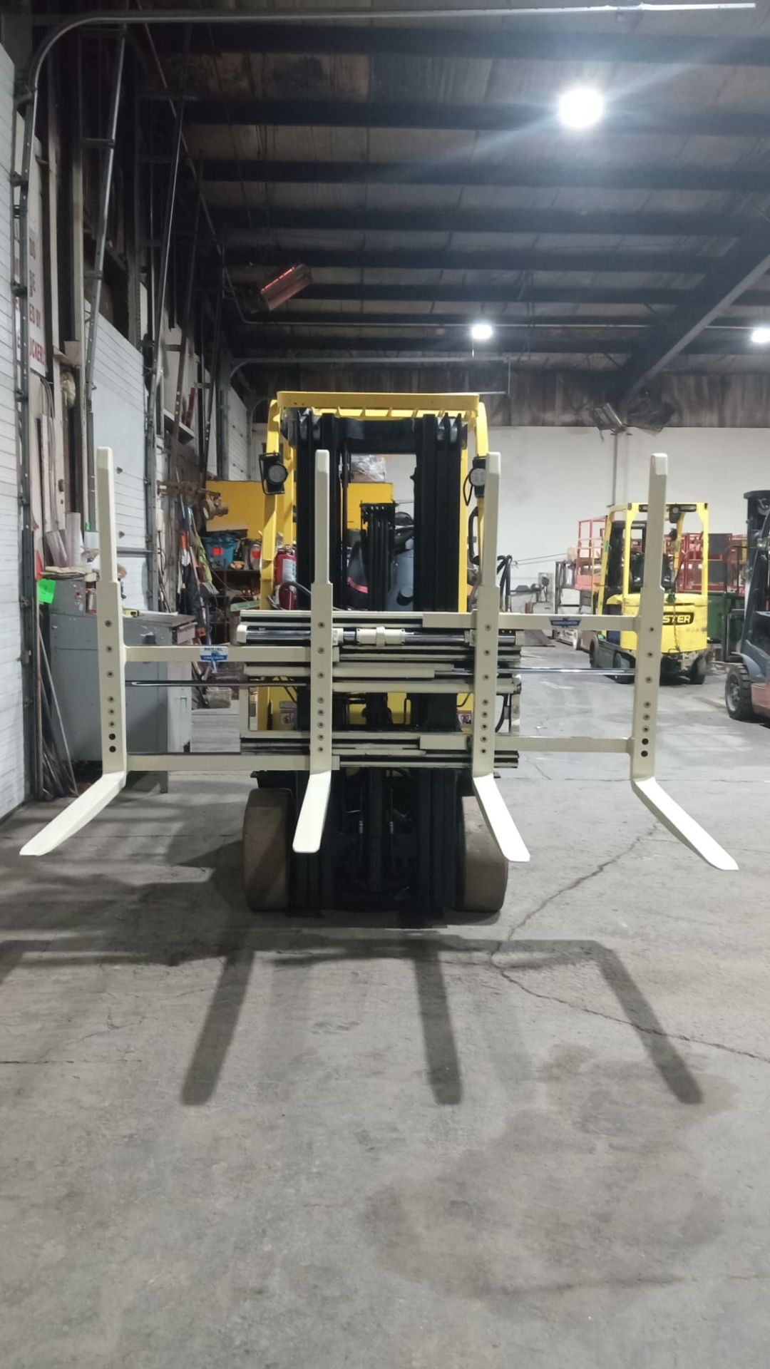 2018 Hyster 5,000lbs Capacity Forklift Electric with 48V Battery & 3-STAGE MAST with Sideshift - Image 6 of 6