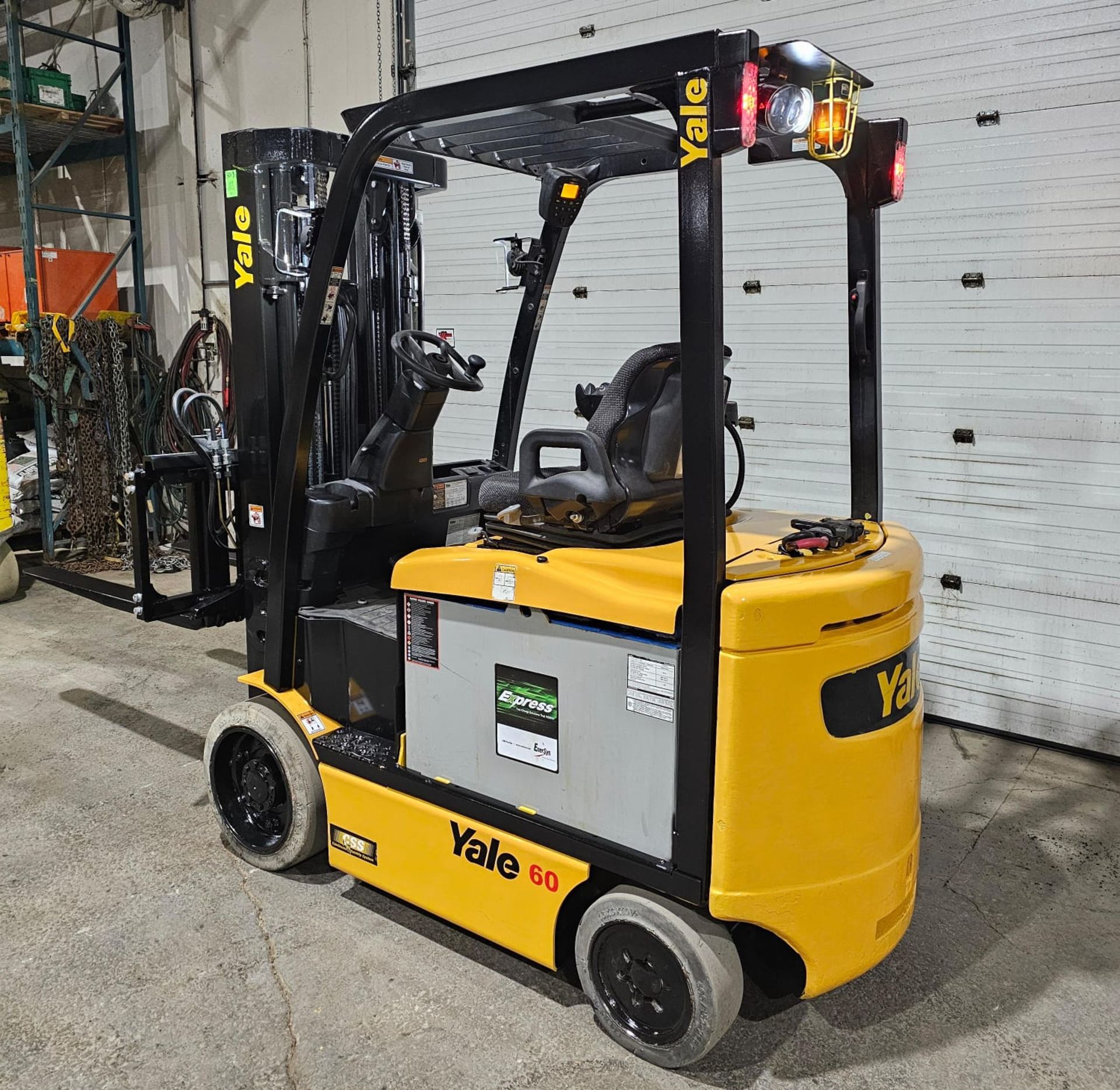 2017 Yale 6,000lbs Capacity Forklift Electric 48V with 3-STAGE MAST with 4 functions and Non marking - Image 5 of 8