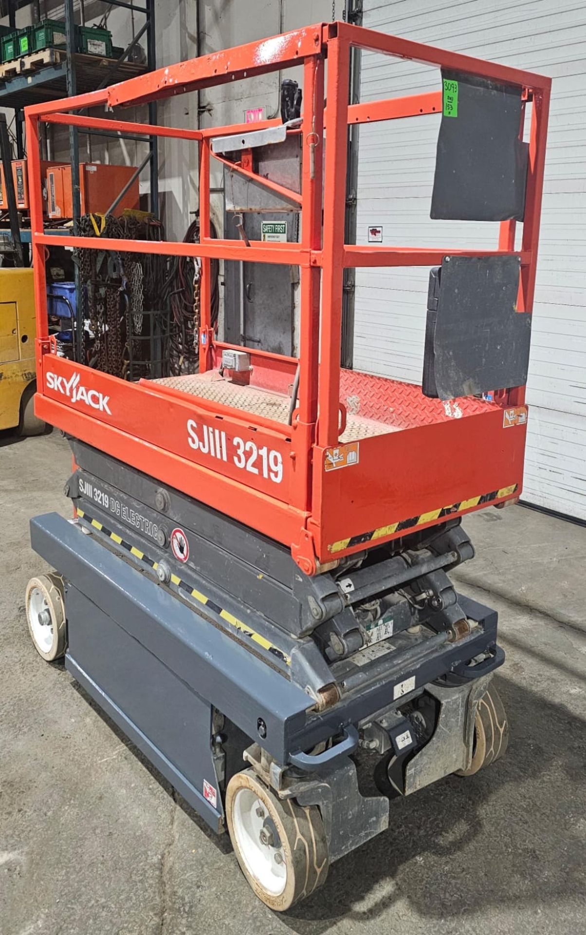 2013 Skyjack SjIII Model 3219 - 550lbs 2 person Capacity .Electric Motorized Scissor - Image 4 of 9