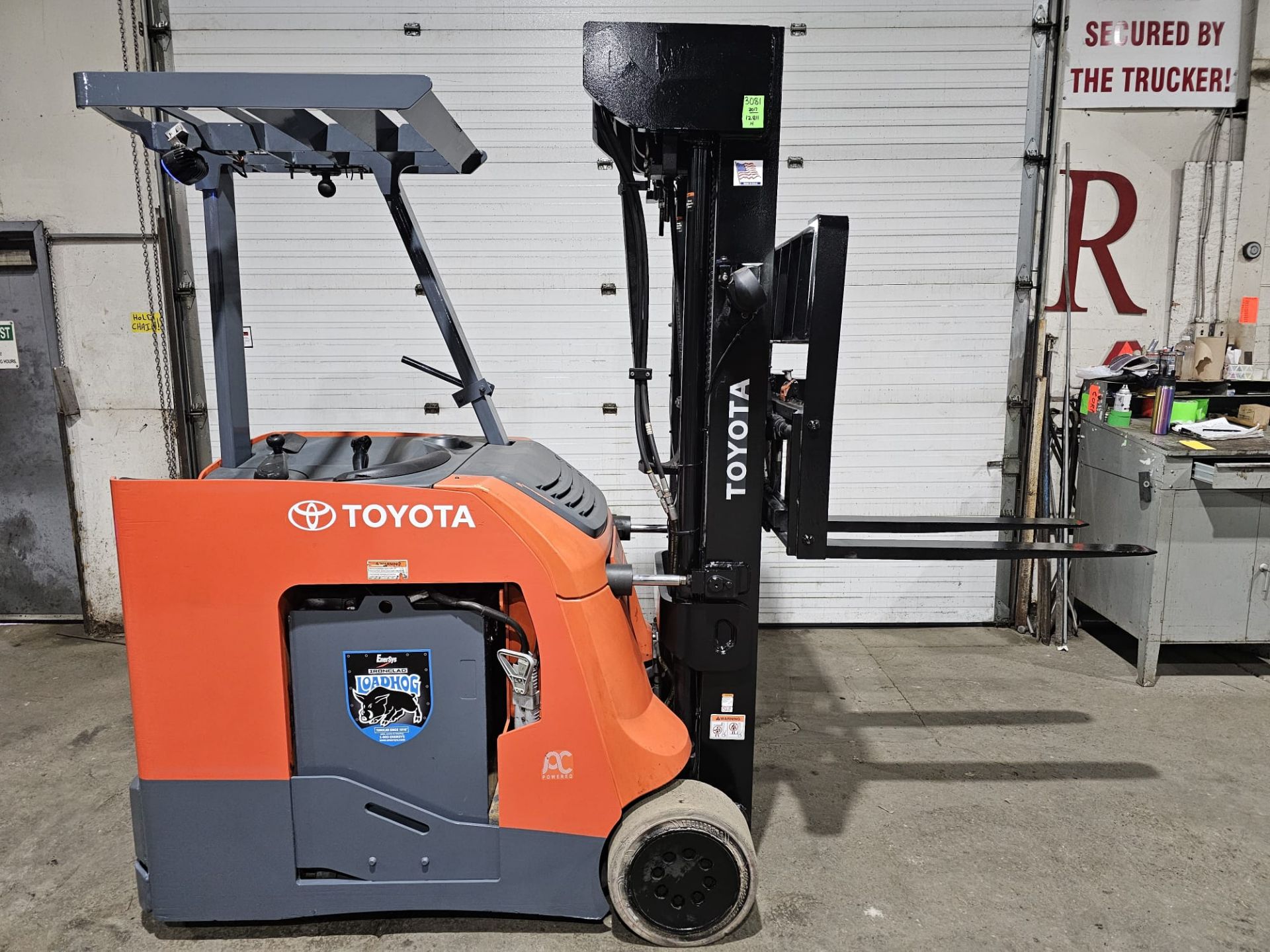 2017 Toyota 4,000lbs Capacity Electric Forklift 36V with sideshift 4-STAGE MAST and Non marking