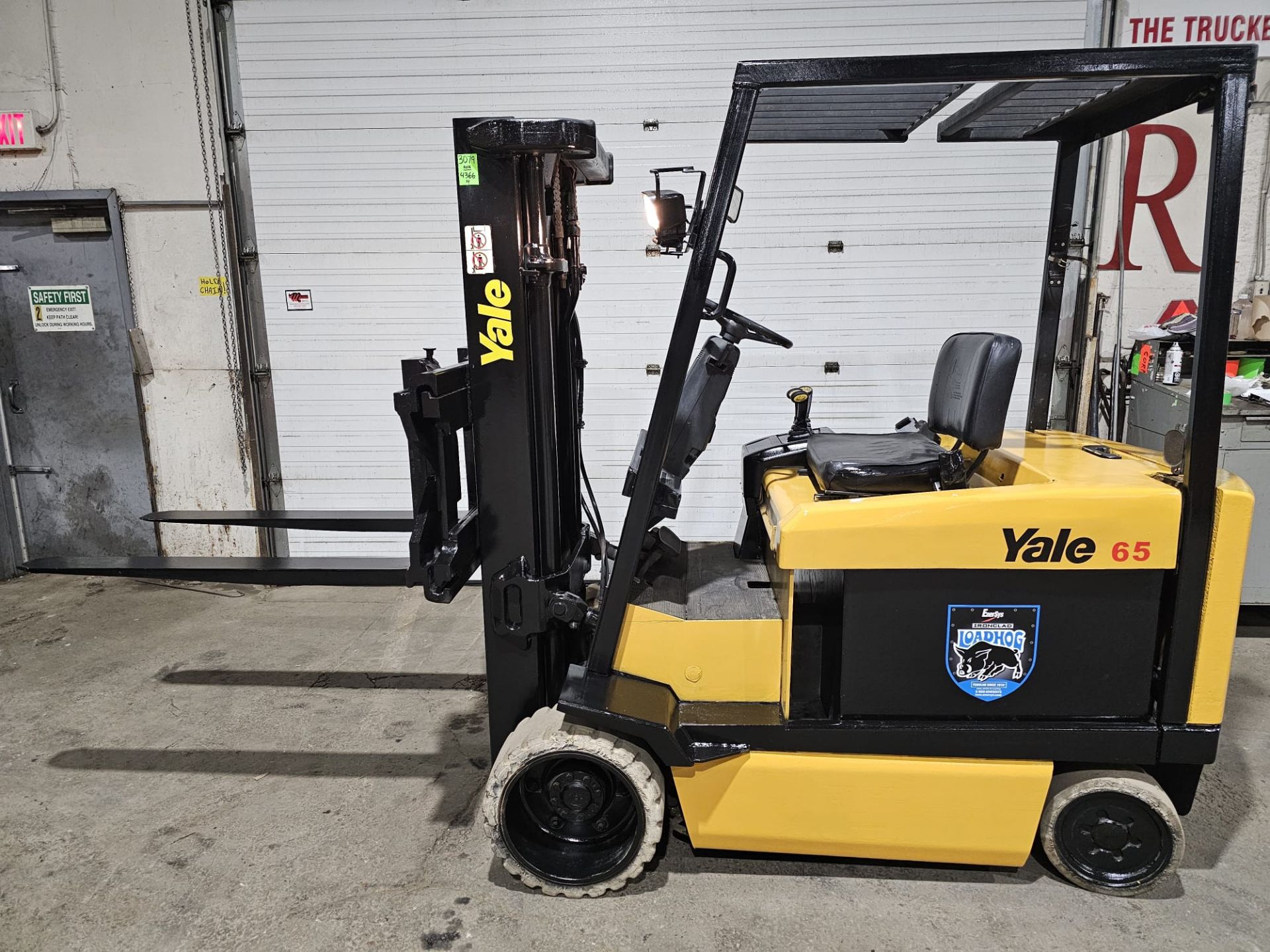 Yale 6500lbs Capacity Electric Forklift 36V with sideshift 3-STAGE MAST 205" load height with Non