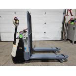 2020 Crown Walkie 4,500lbs Capacity Electric Forklift 24V with built in charger with VERY LOW HOURS
