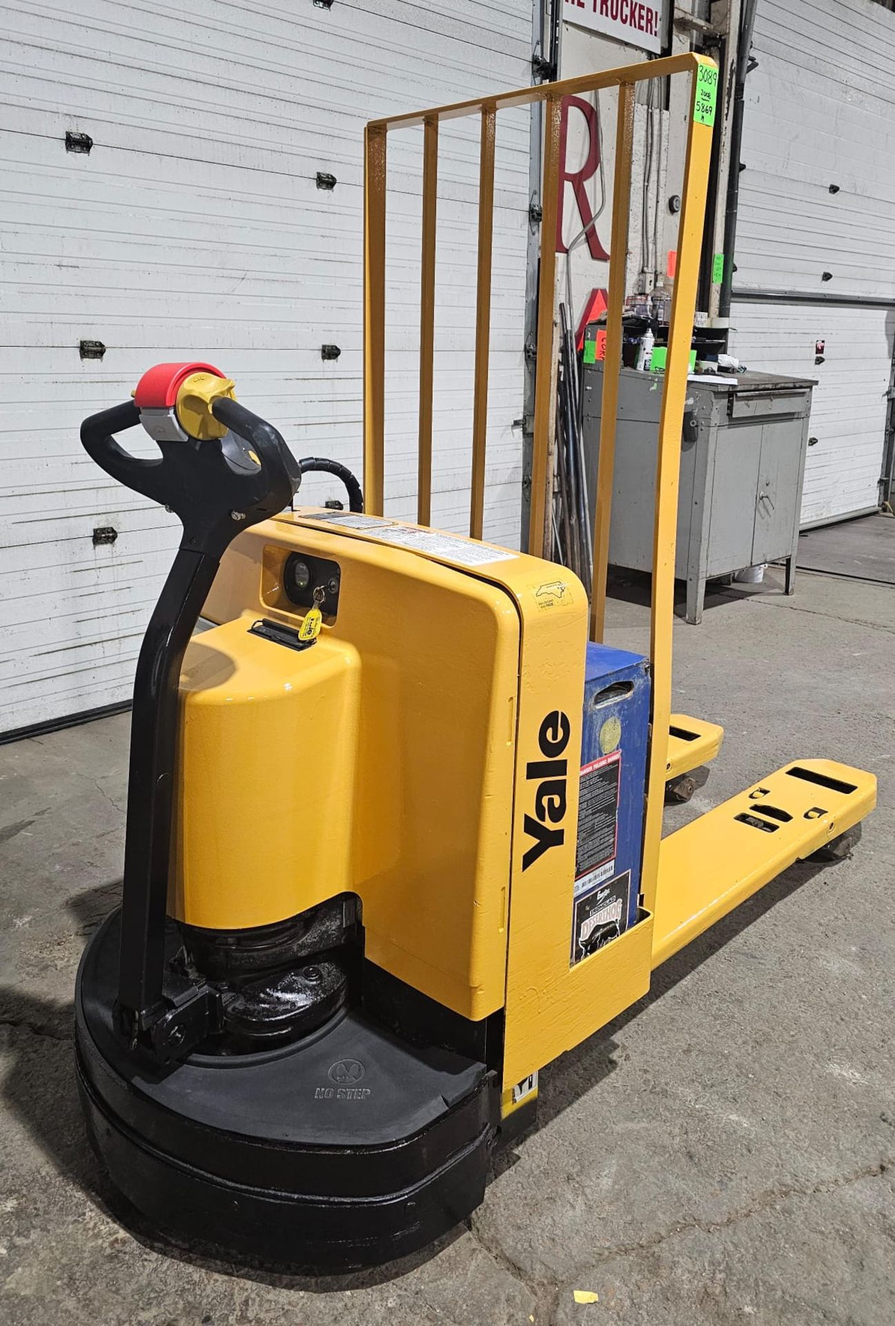 2007 Yale Walkie 6,500lbs Capacity Electric Pallet Cart 12V WITH LOW HOURS - Image 2 of 5