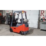 2018 TOYOTA 3,000lbs Capacity LPG (Propane) Forklift with sideshift and 3-STAGE MAST (no propane