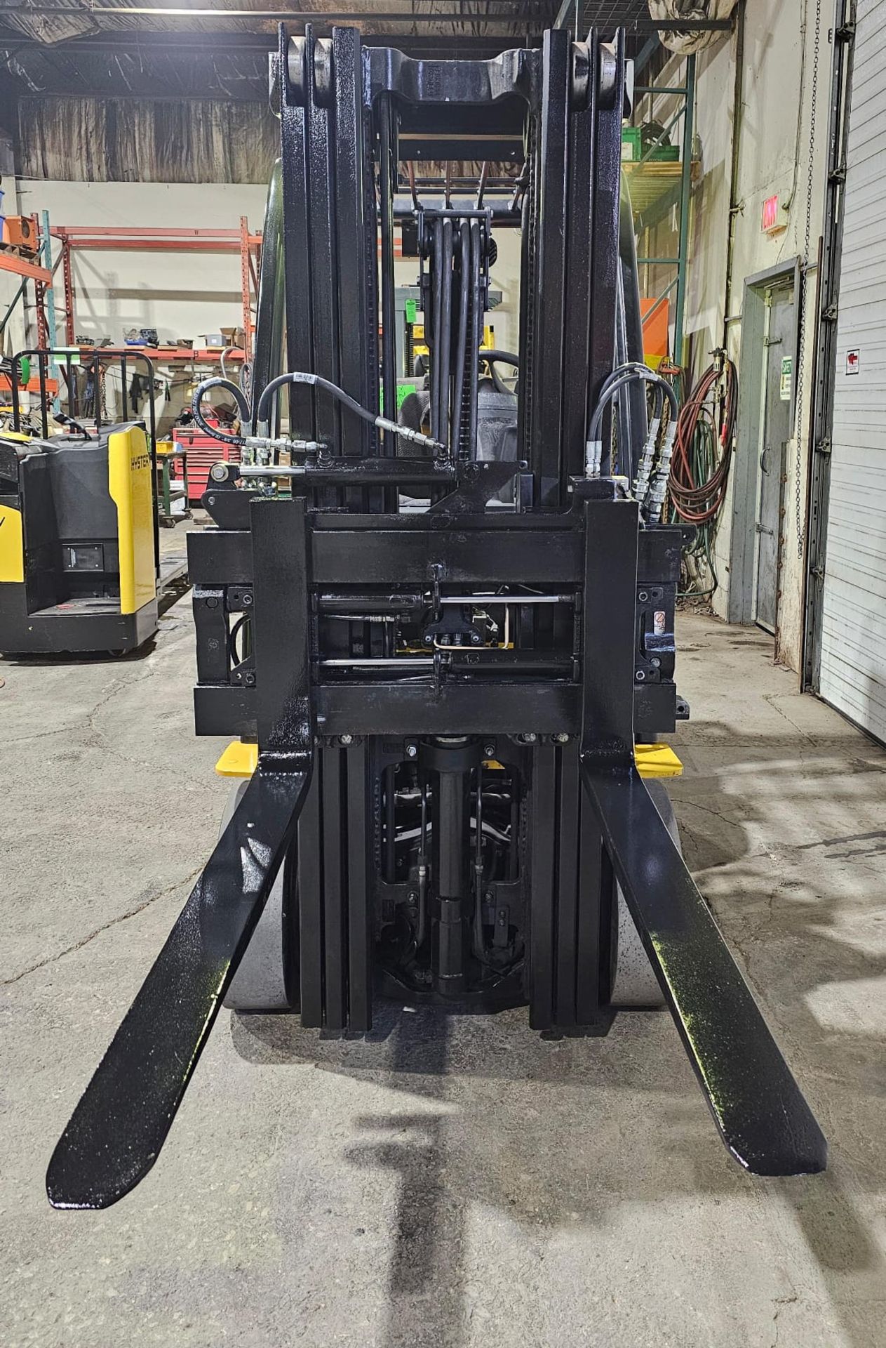 2016 Yale 5,000lbs Capacity LPG (Propane) Forklift with sideshift & Fork Positioner with 3-stage - Image 5 of 5