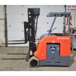 2017 Toyota 4,000lbs Capacity Forklift Electric 36V with sideshift 4-STAGE MAST 276" load height