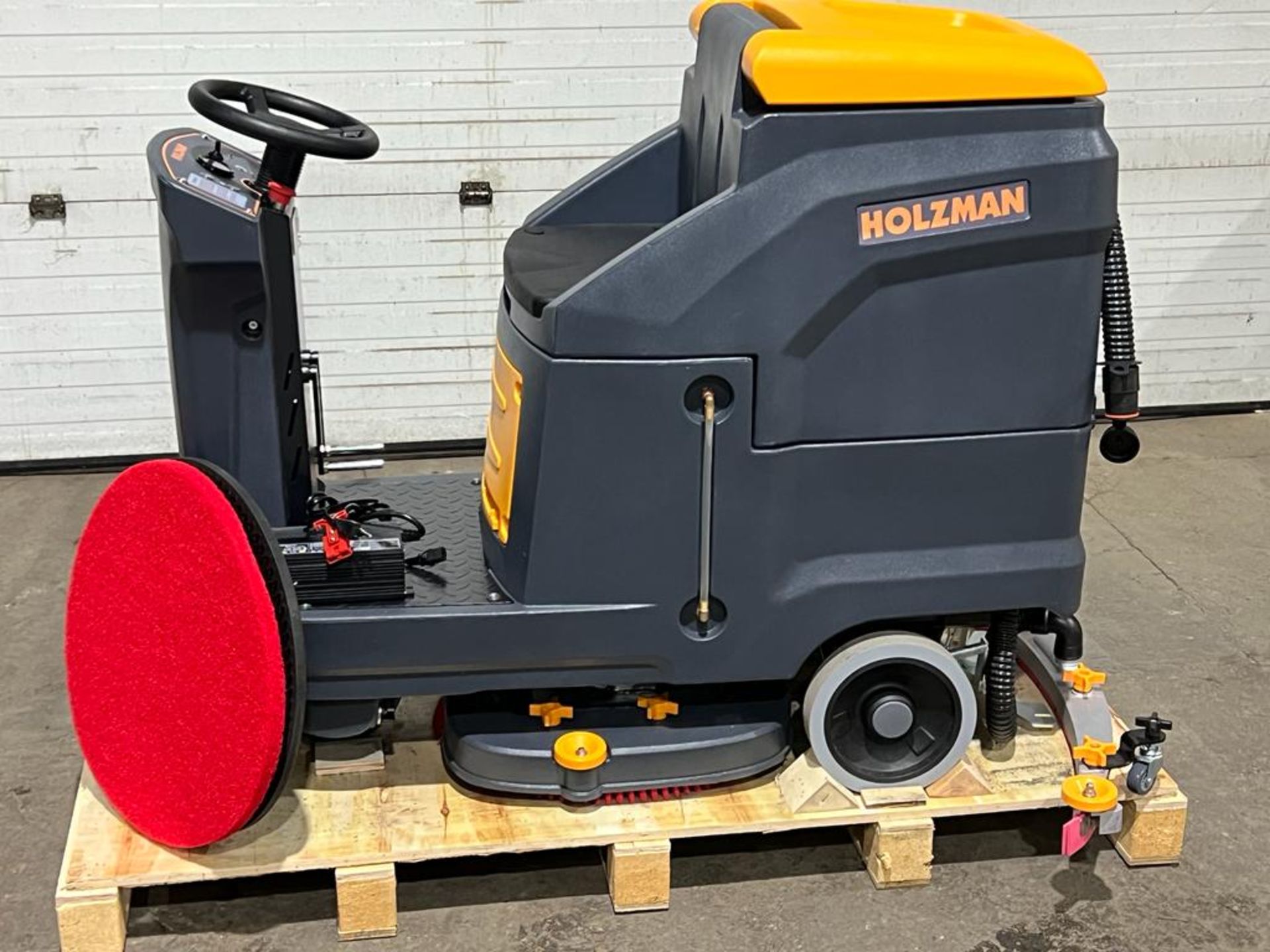 Holzman MINT RIDE ON Floor Sweeper Scrubber Unit model K70 - BRAND NEW with extra pads, digital - Image 2 of 6