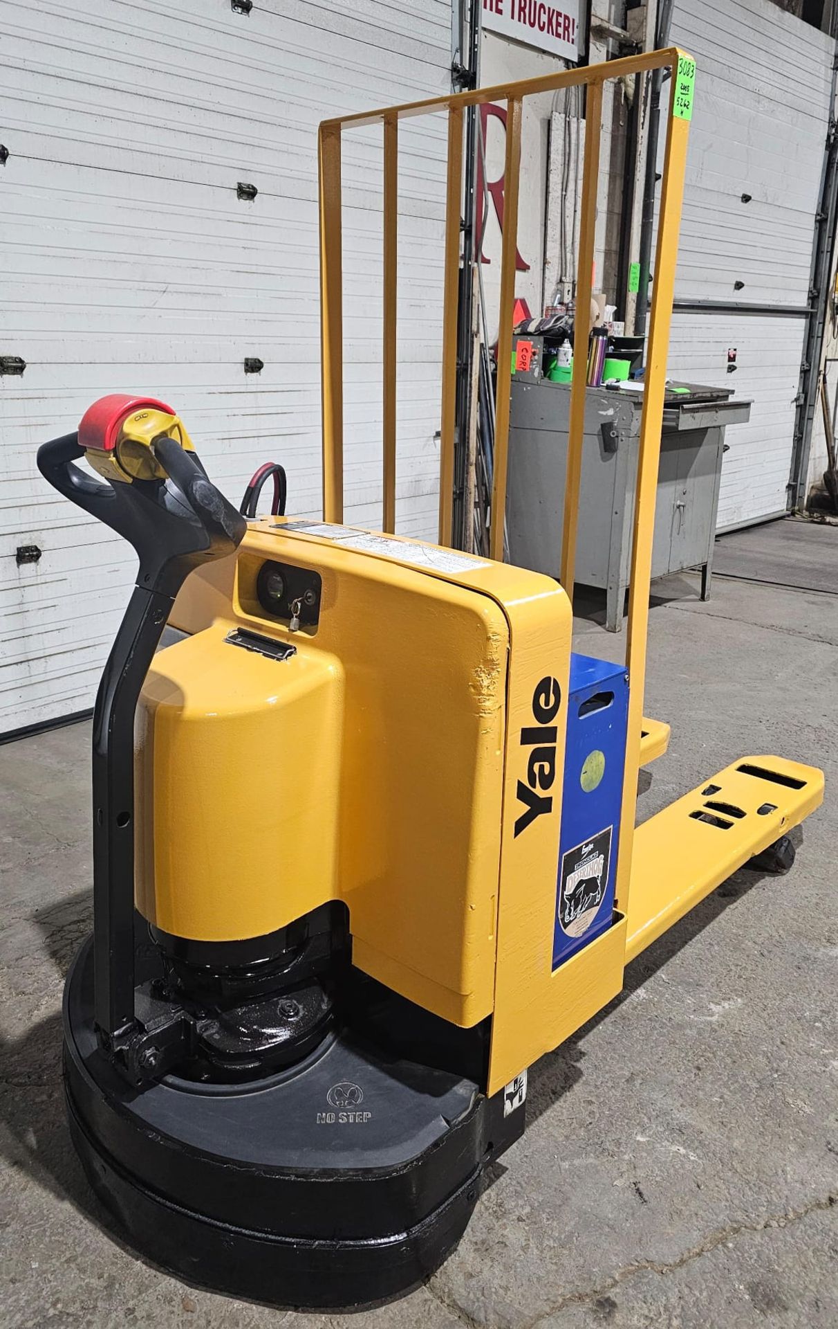 2005 Yale Walkie 6,500lbs Capacity Electric Forklift 12V WITH LOW HOURS - Image 2 of 5