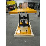 HW Hydraulic Lift Table 32" x 52" x 40" lift - 2000lbs capacity - MINT - 115V