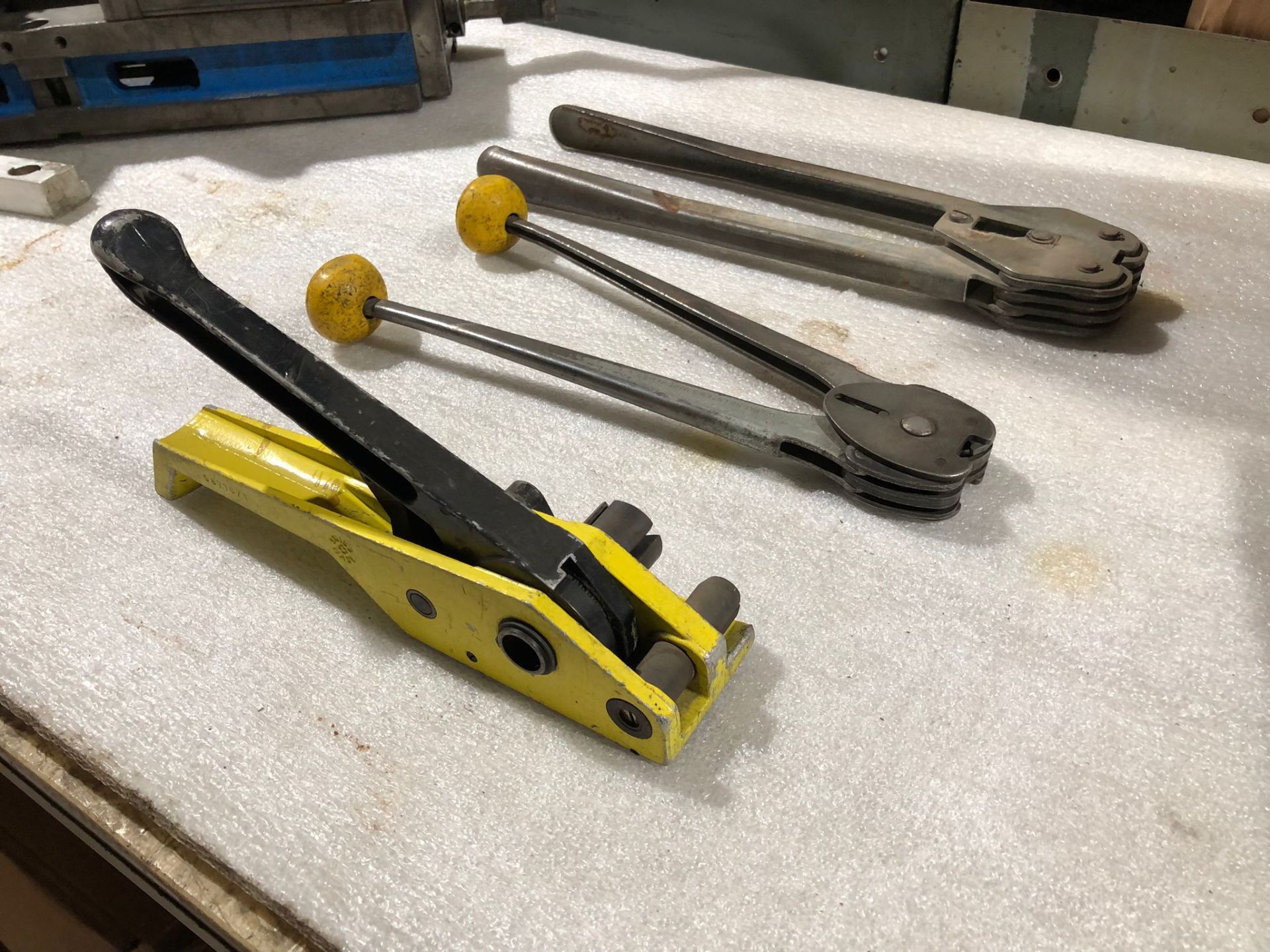 Lot of tensioner and 2 crimpers - Image 3 of 4