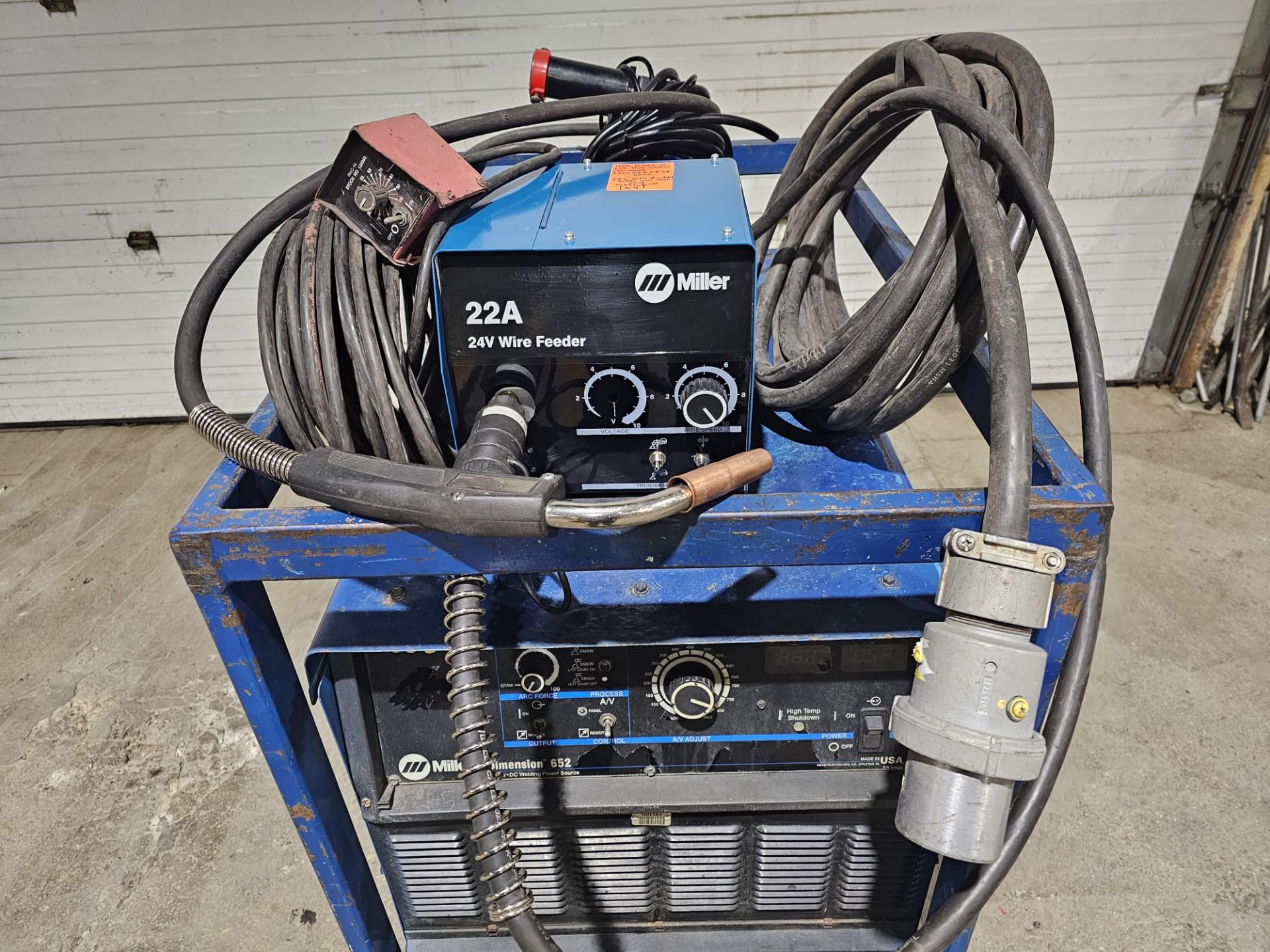Miller Dimension 652 Mig Welder 650 Amp Mig Tig Stick Multi Process Power Source with 22A Wire - Image 9 of 10