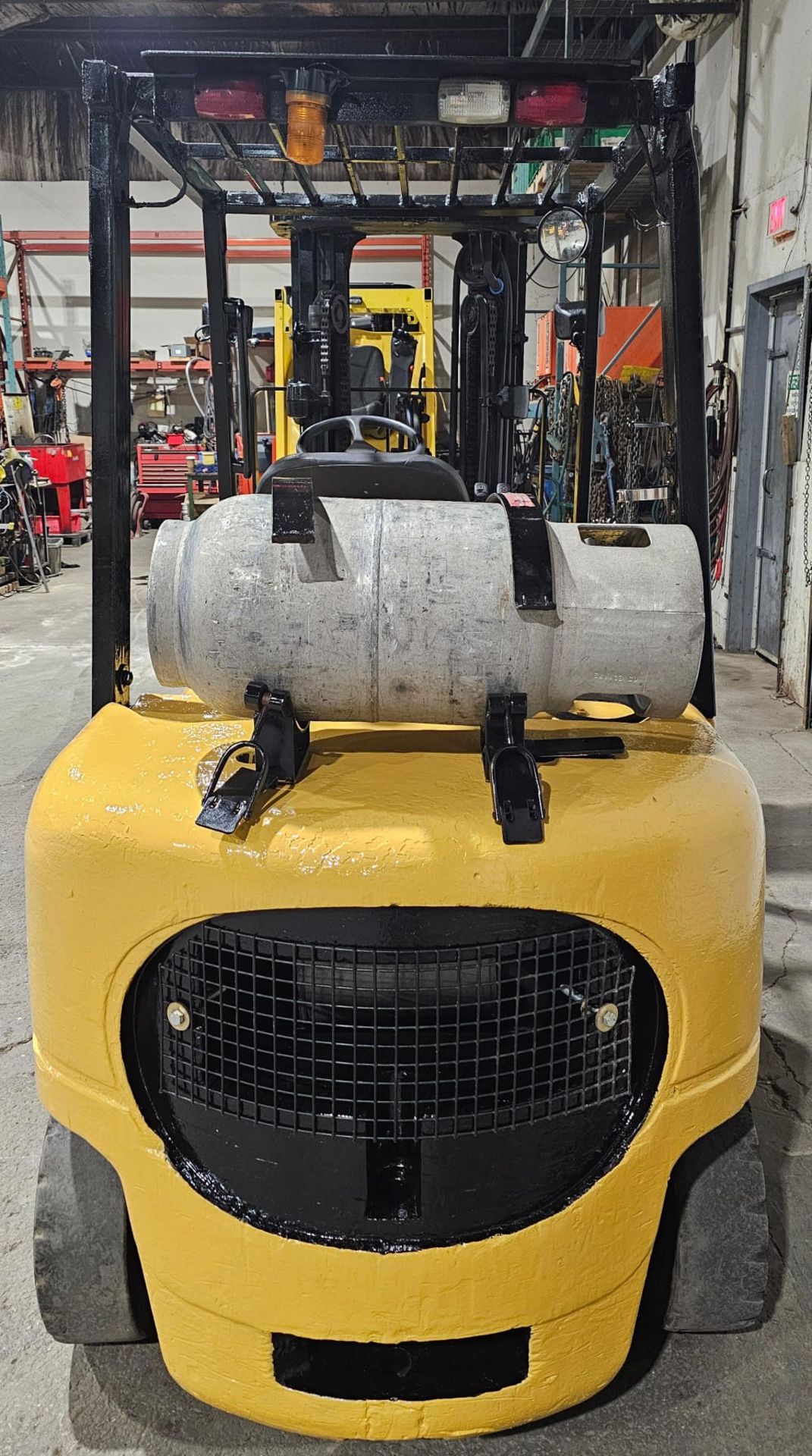 CAT 5,000lbbs Capacity OUTDOOR LPG (propane) Forklift with 3-STAGE MAST sideshift (no propane tank - Image 2 of 3