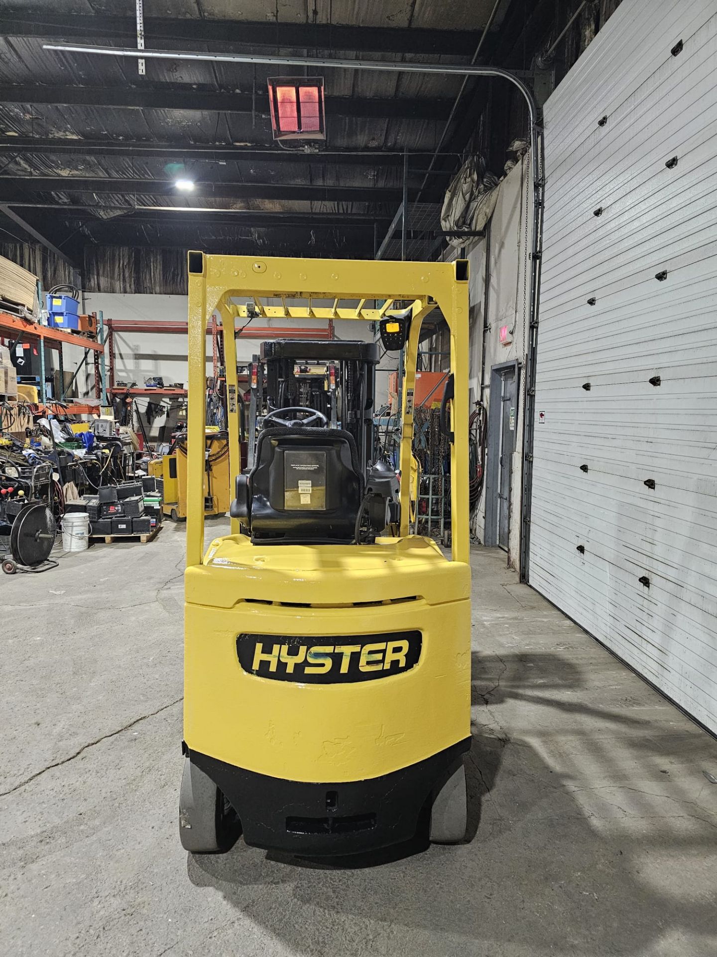 2014 Hyster 5,000lbs Forklift Electric 48V with 3-STAGE Mast & Sideshift - 4-way Control with - Image 4 of 6