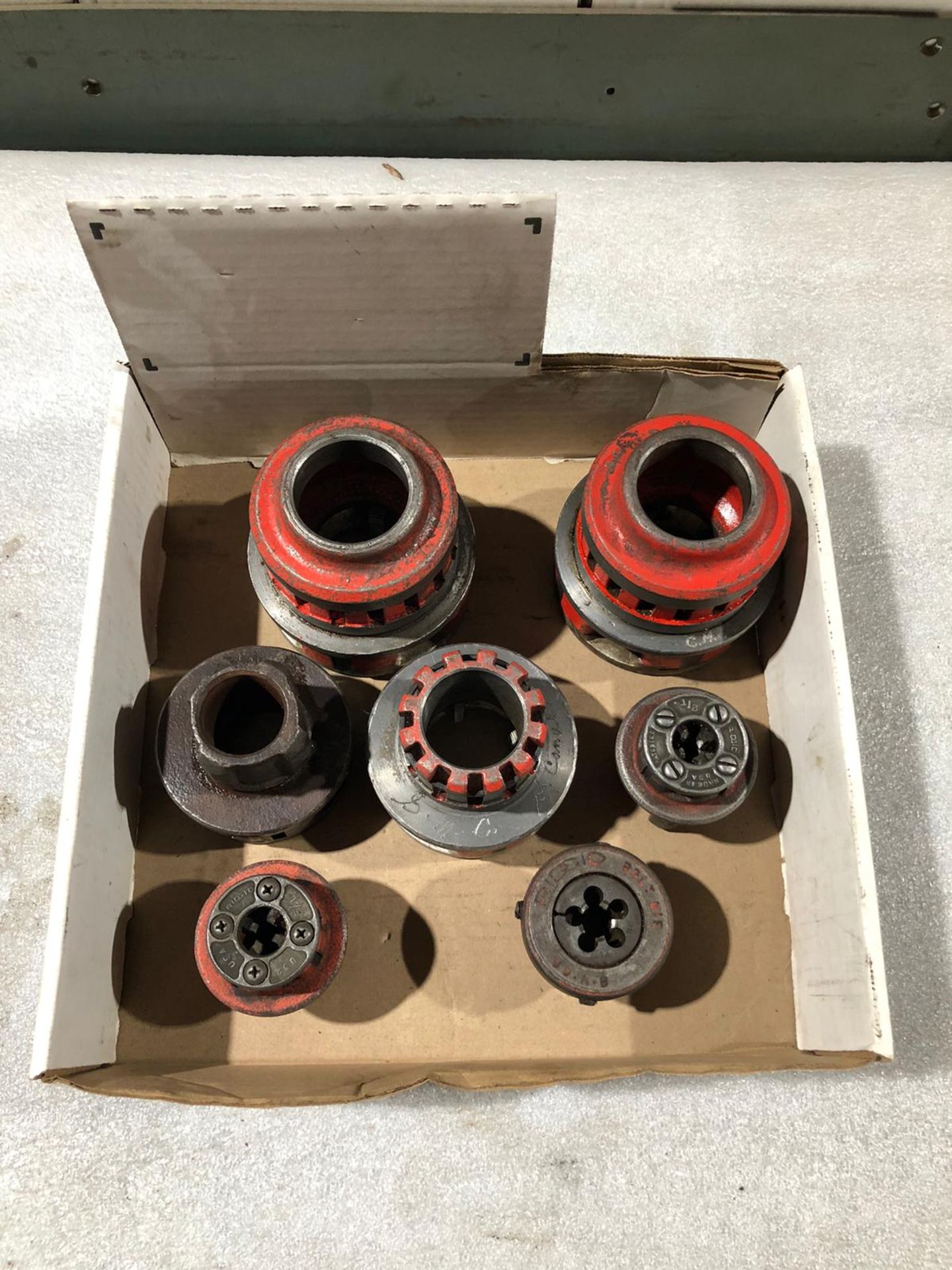Lot of 7 Ridgid die heads and pipe threading dies - Image 5 of 7