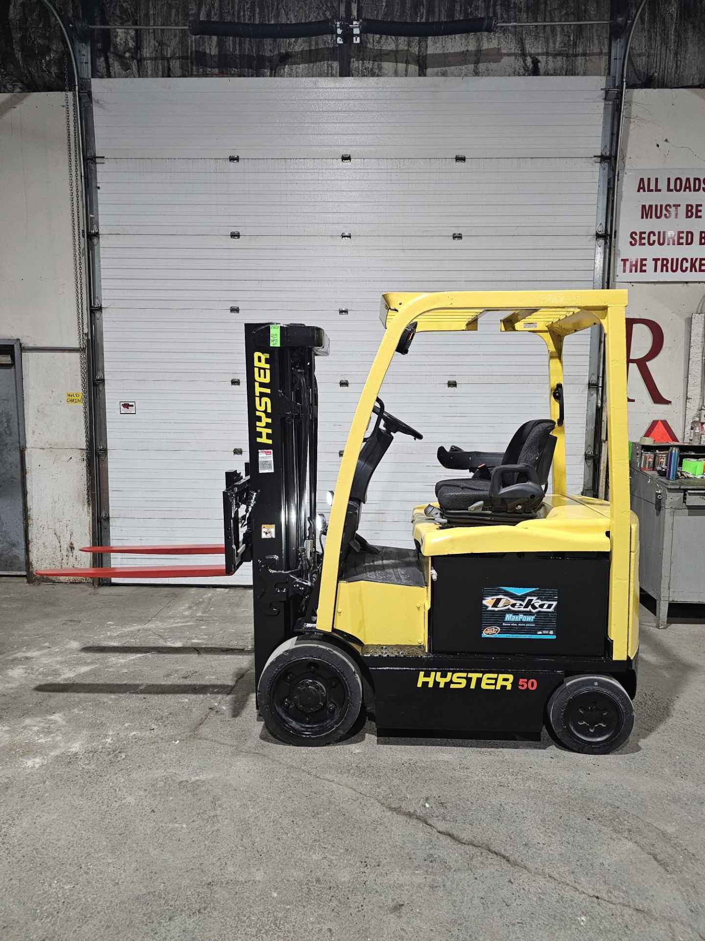 2014 Hyster 5,000lbs Forklift Electric 48V with 3-STAGE Mast & Sideshift - 4-way Control with - Image 6 of 6
