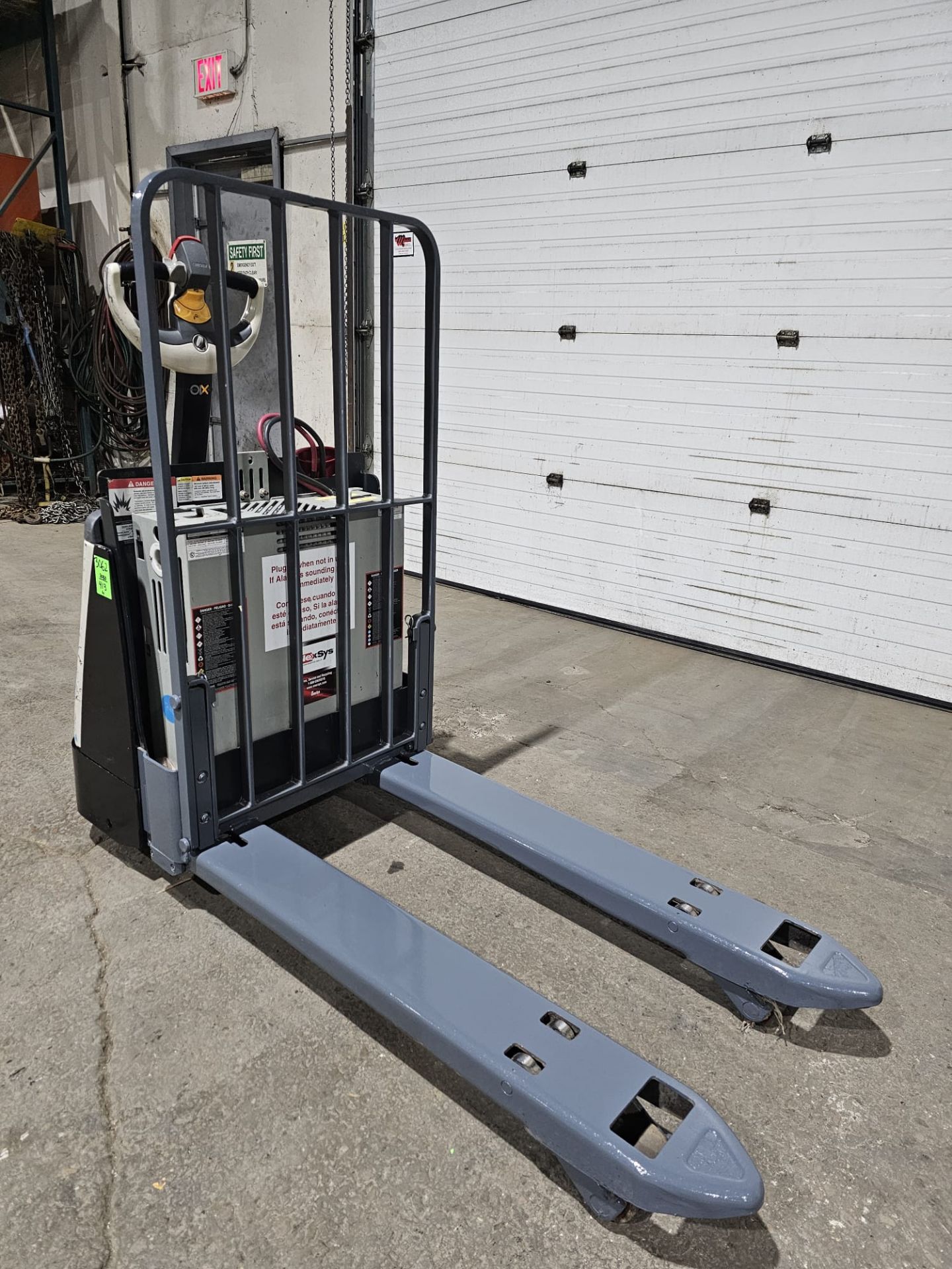 2020 Crown Walkie 4,500lbs Capacity Forklift Electric with built in charger with VERY LOW HOURS - Image 6 of 7