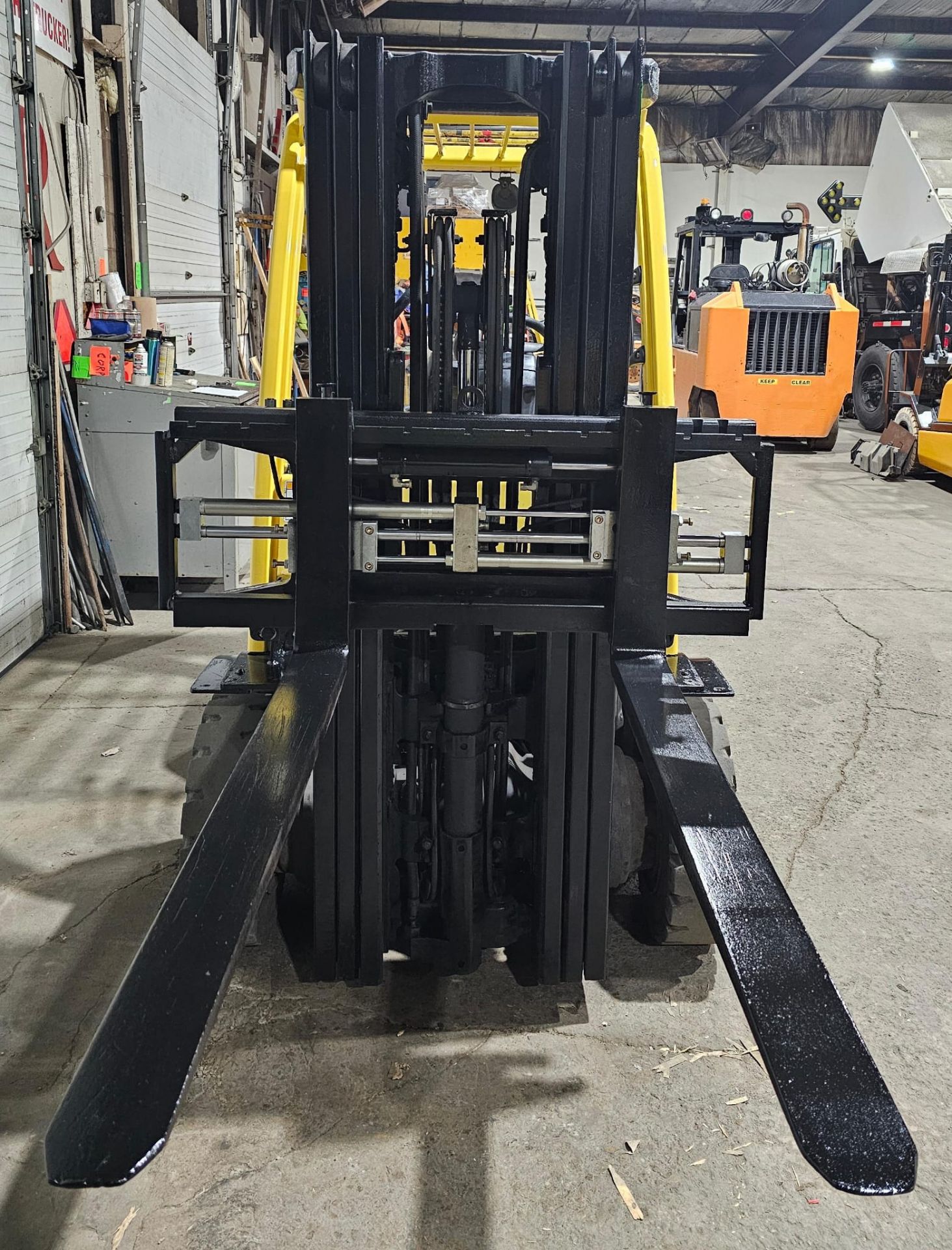 2010 Hyster 5,000lbs Capacity LPG (Propane) OUTDOOR Forklift sideshift positioner 3-STAGE MAST 189" - Image 5 of 5