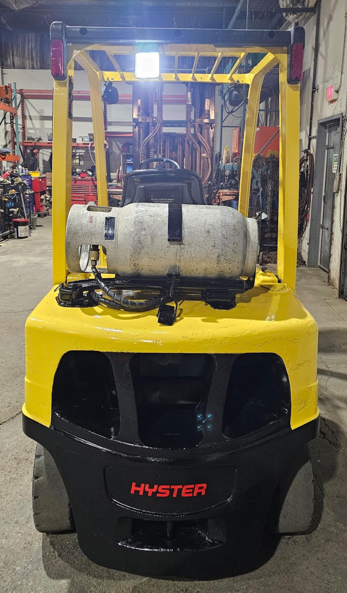 2013 Hyster 6,000lbs Capacity LPG (Propane) OUTDOOR Forklift 3-STAGE MAST 187" load height sideshift - Image 5 of 7