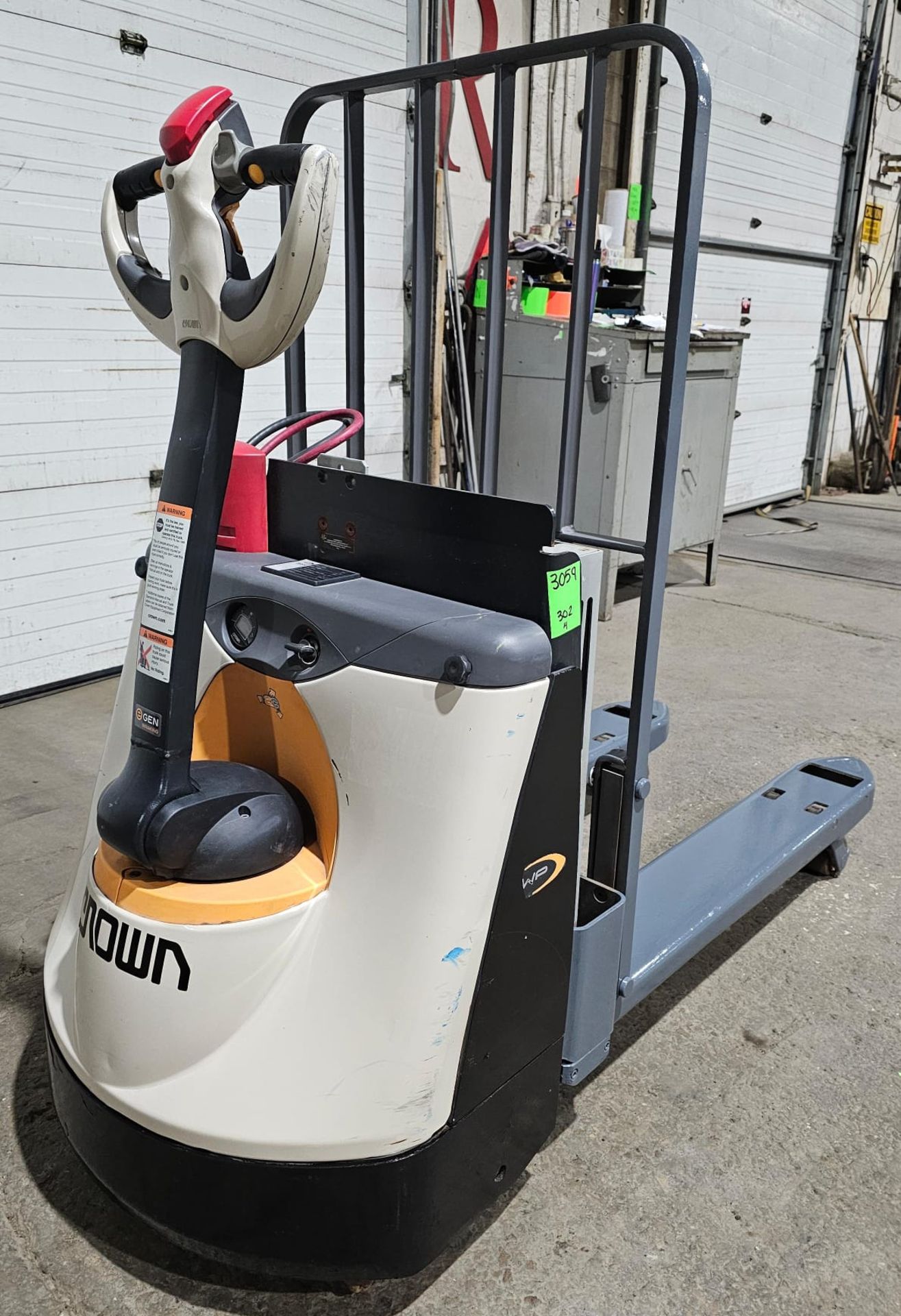 2020 Crown Walkie 4,500lbs Capacity Electric Forklift 24V with built in charger with VERY LOW HOURS - Image 3 of 6