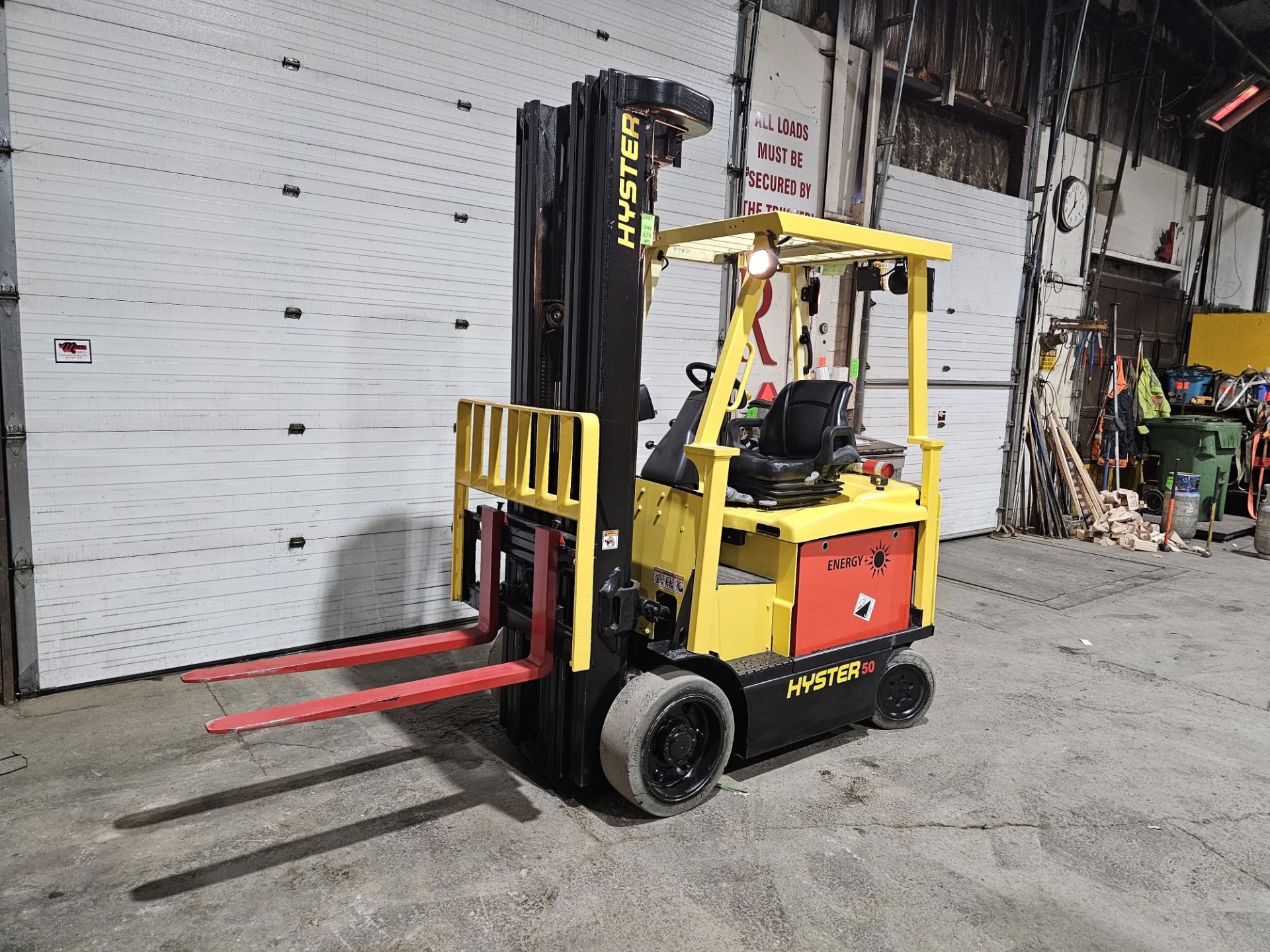 2014 Hyster 5,000lbs Forklift Electric 48V 4-STAGE Mast & Sideshift Brand New 48V Battery with Non- - Image 2 of 7