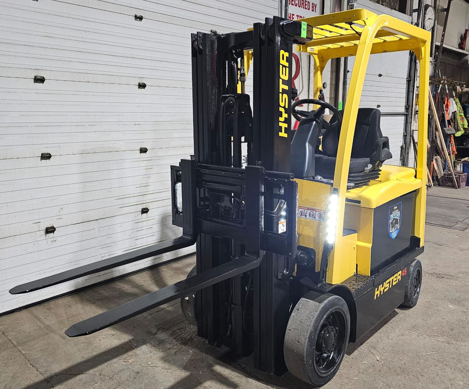 2010 Hyster 4,500lbs Capacity Electric Forklift 48v forklift 3 sideshift 3-STAGE MAST 189" lift - Image 6 of 7