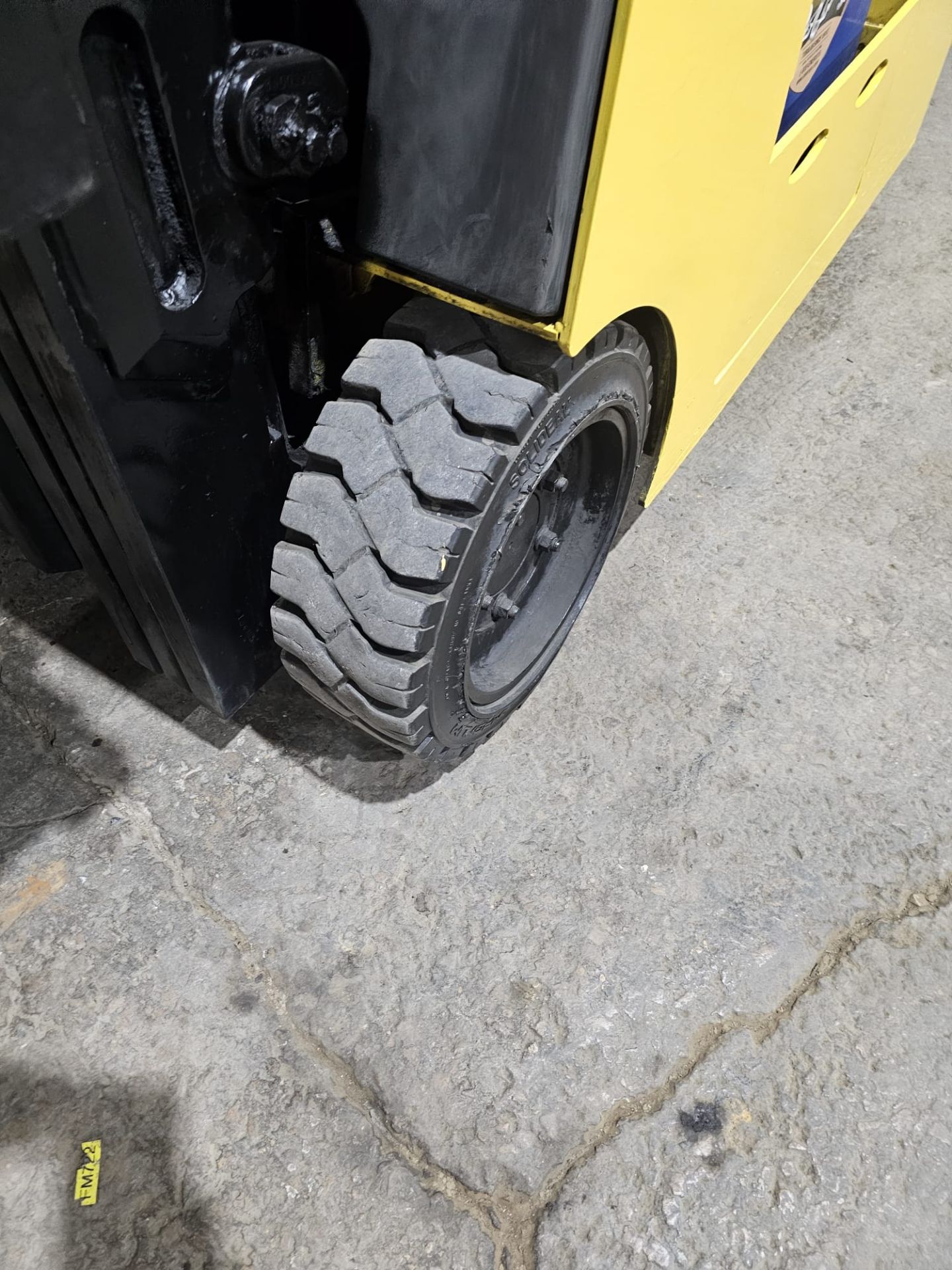 2006 Hyster 3,500lbs Capacity Electric Stand On Forklift 3-STAGE MAST 36V with sideshift & Tires - Image 5 of 8