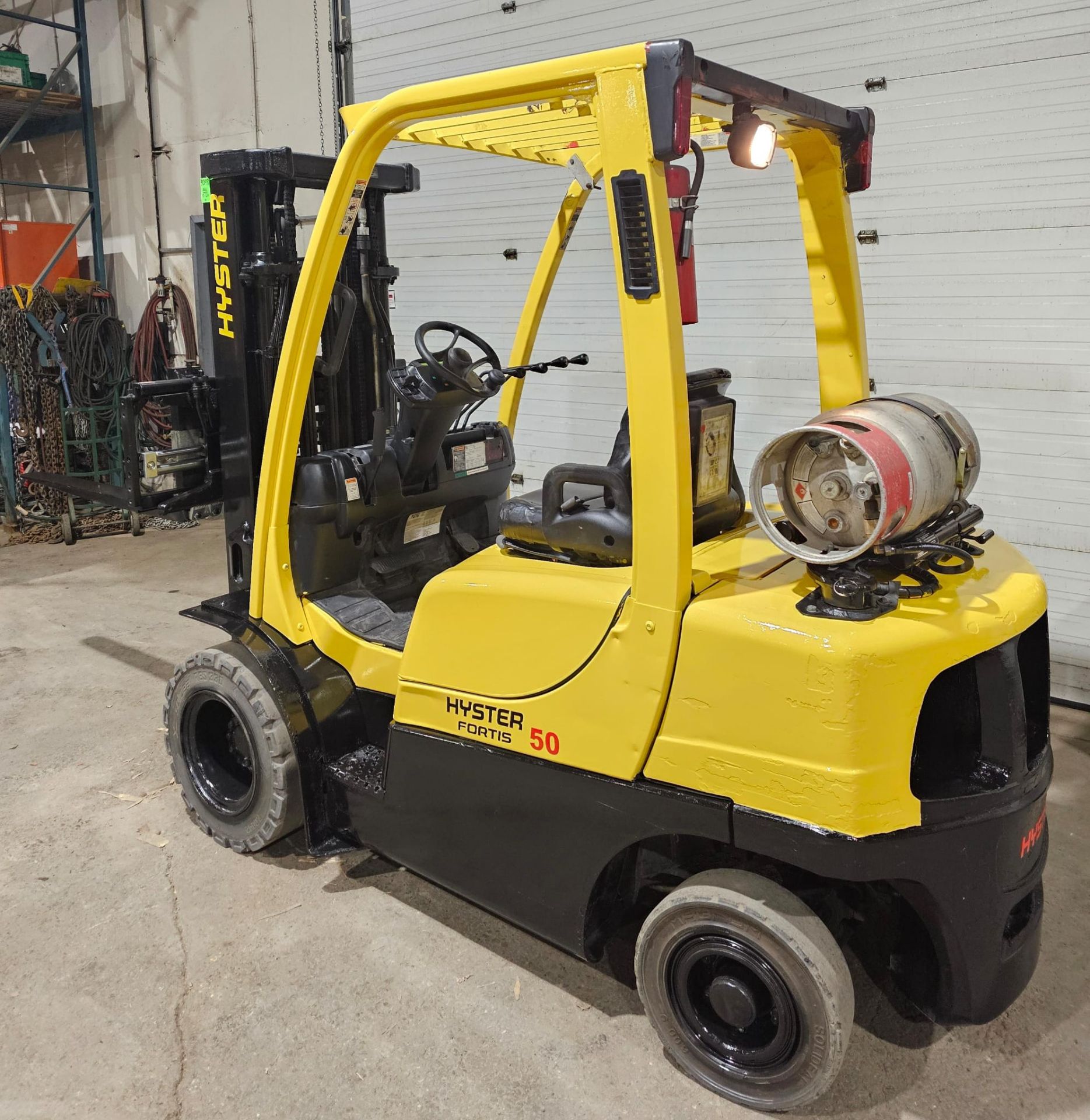 2010 Hyster 5,000lbs Capacity LPG (Propane) OUTDOOR Forklift sideshift positioner 3-STAGE MAST 189" - Image 2 of 5