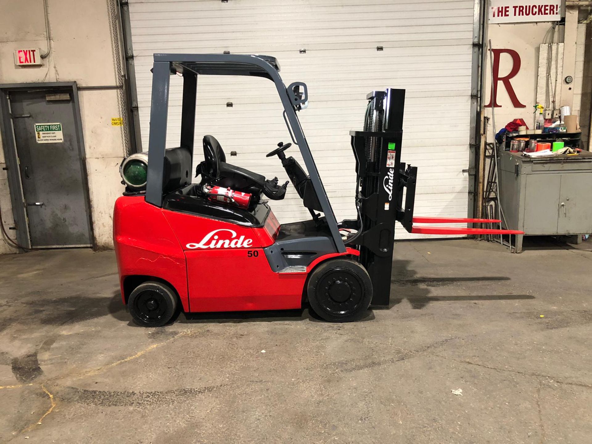 2013 Linde 5000lbs Capacity LPG (Propane) INDOOR Forklift with sideshift (no propane tank included)