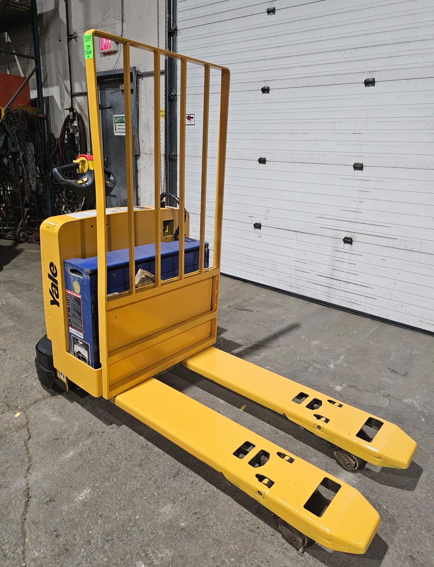 2007 Yale Walkie 6,500lbs Capacity Electric Pallet Cart 12V WITH LOW HOURS - Image 4 of 5
