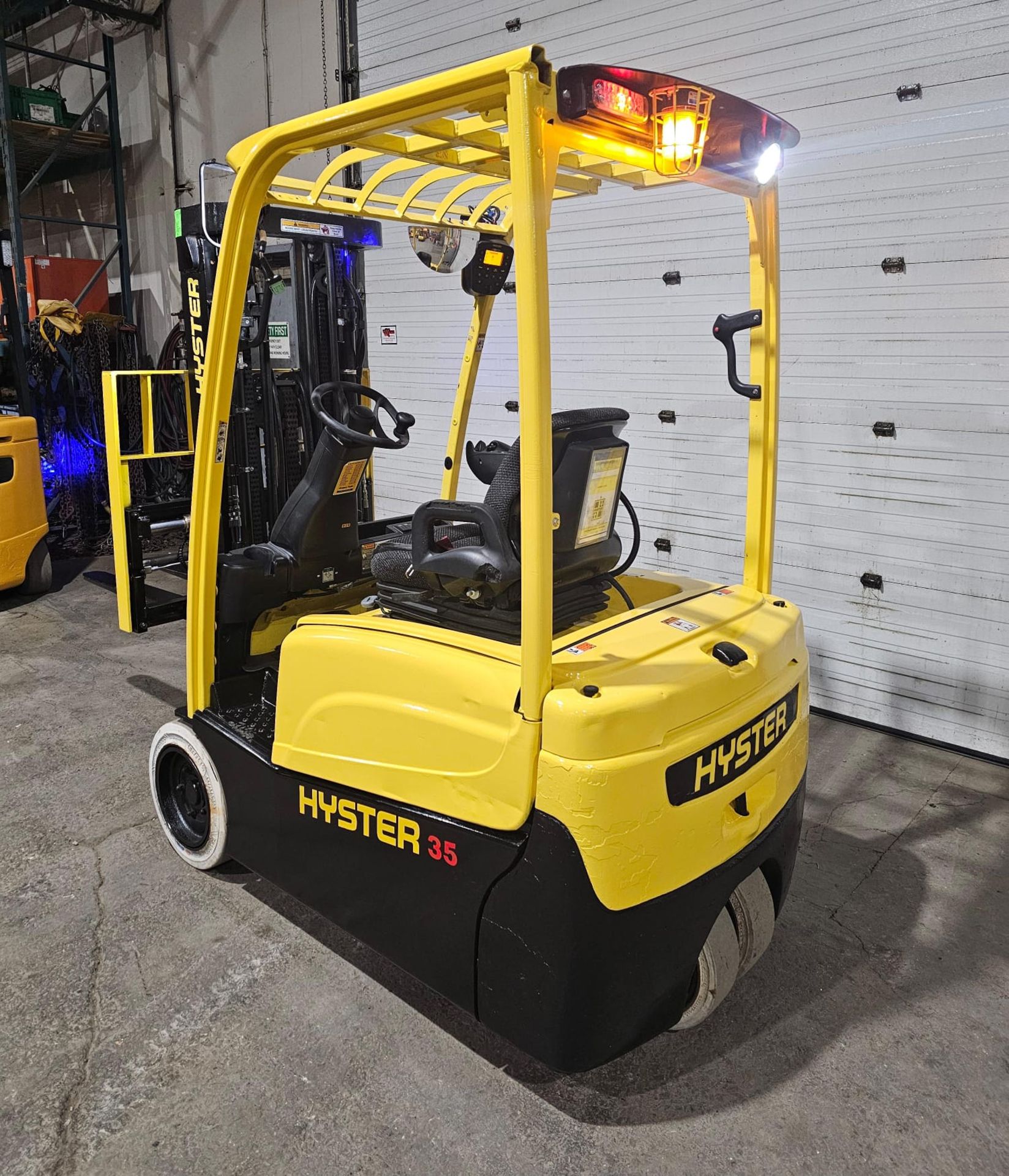 2017 Hyster 3,500lbs Capacity 3-Wheel Forklift Electric 36V with sideshift positioner & 3-STAGE MAST - Image 2 of 7
