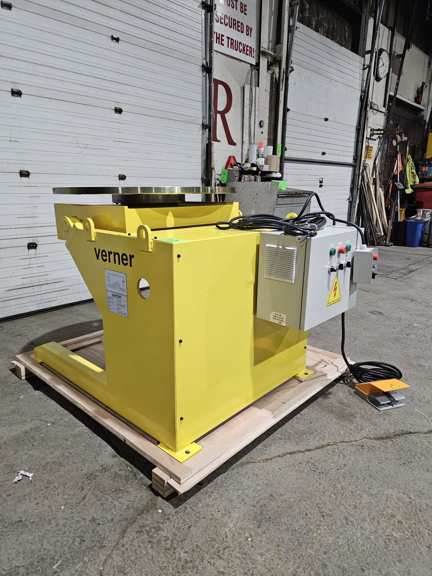 Verner model VD-2500 WELDING POSITIONER 2500lbs capacity - tilt and rotate with variable speed drive - Image 5 of 7