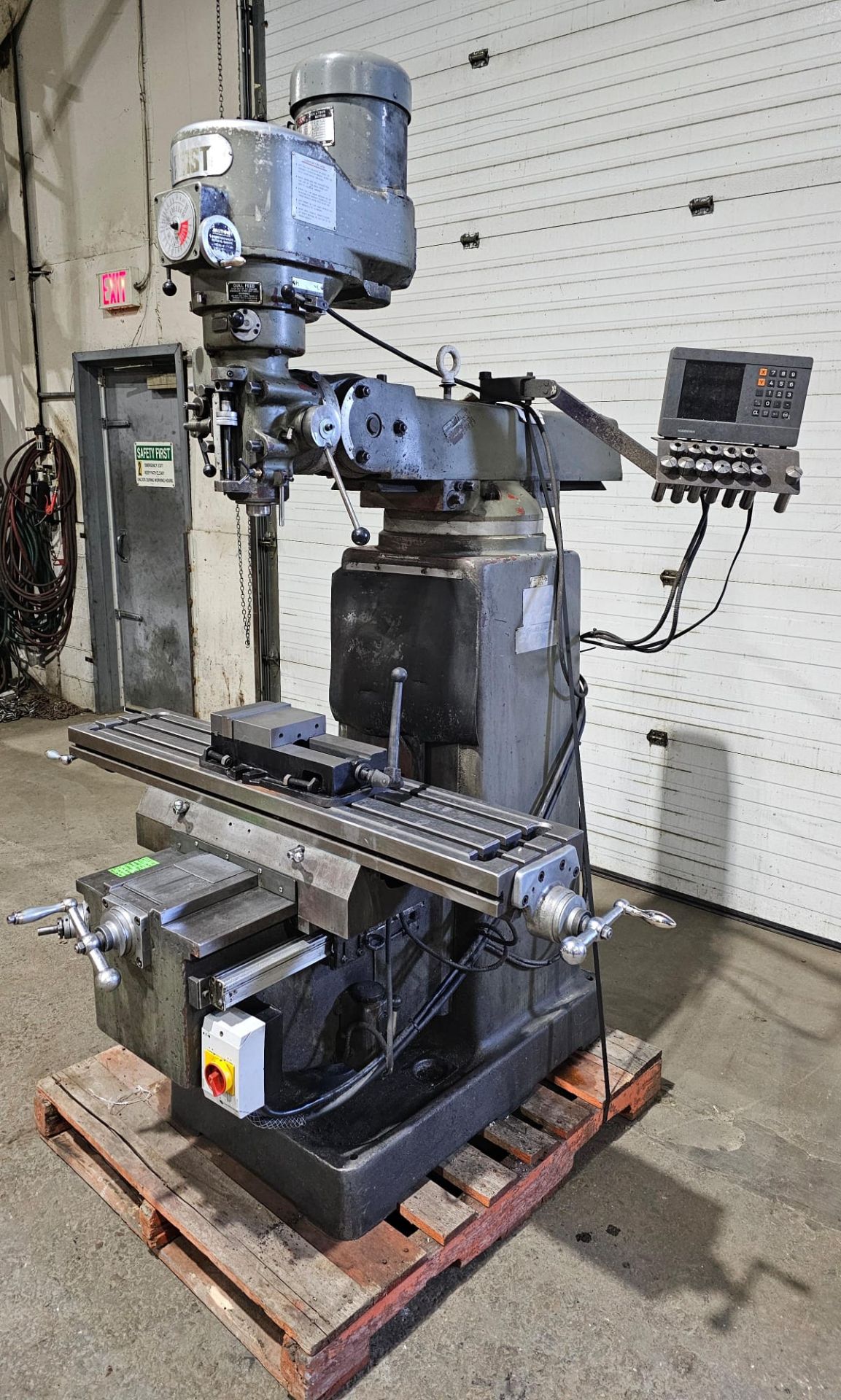 2008 FIRST MILLING MACHINE mode lC-1-1/2VS With brand new 6" accu-lock machine vice 3 phase - Image 4 of 7