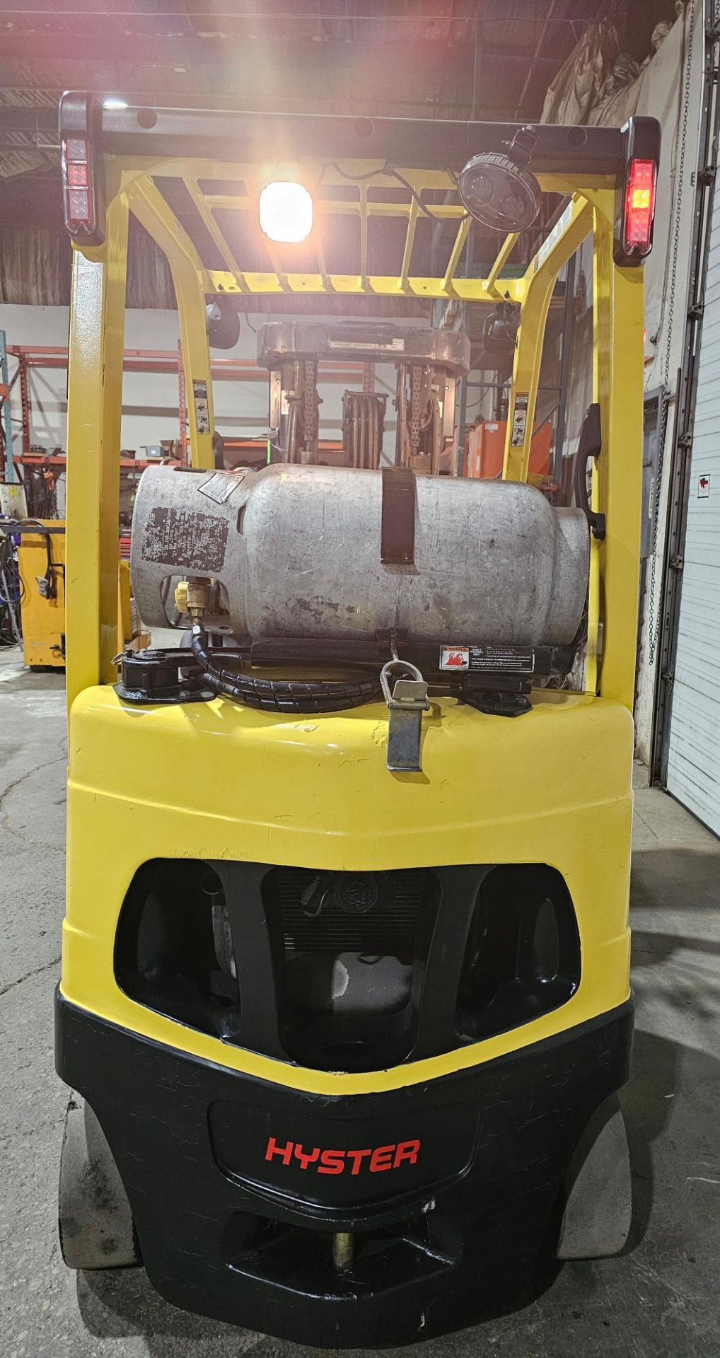 2019 Hyster 4,000lbs Capacity LPG (Propane) Forklift with sideshift 3-Stage Mast(no propane tank - Image 3 of 5