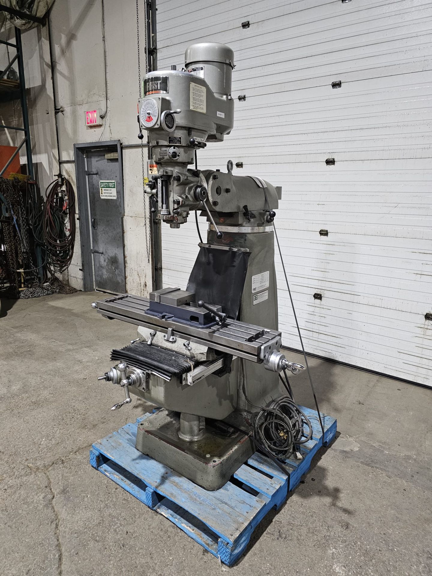 2008 FIRST MILLING MACHINE mode lC-1-1/2VS With brand new 6" accu-lock machine vice 3 phase - Image 2 of 15