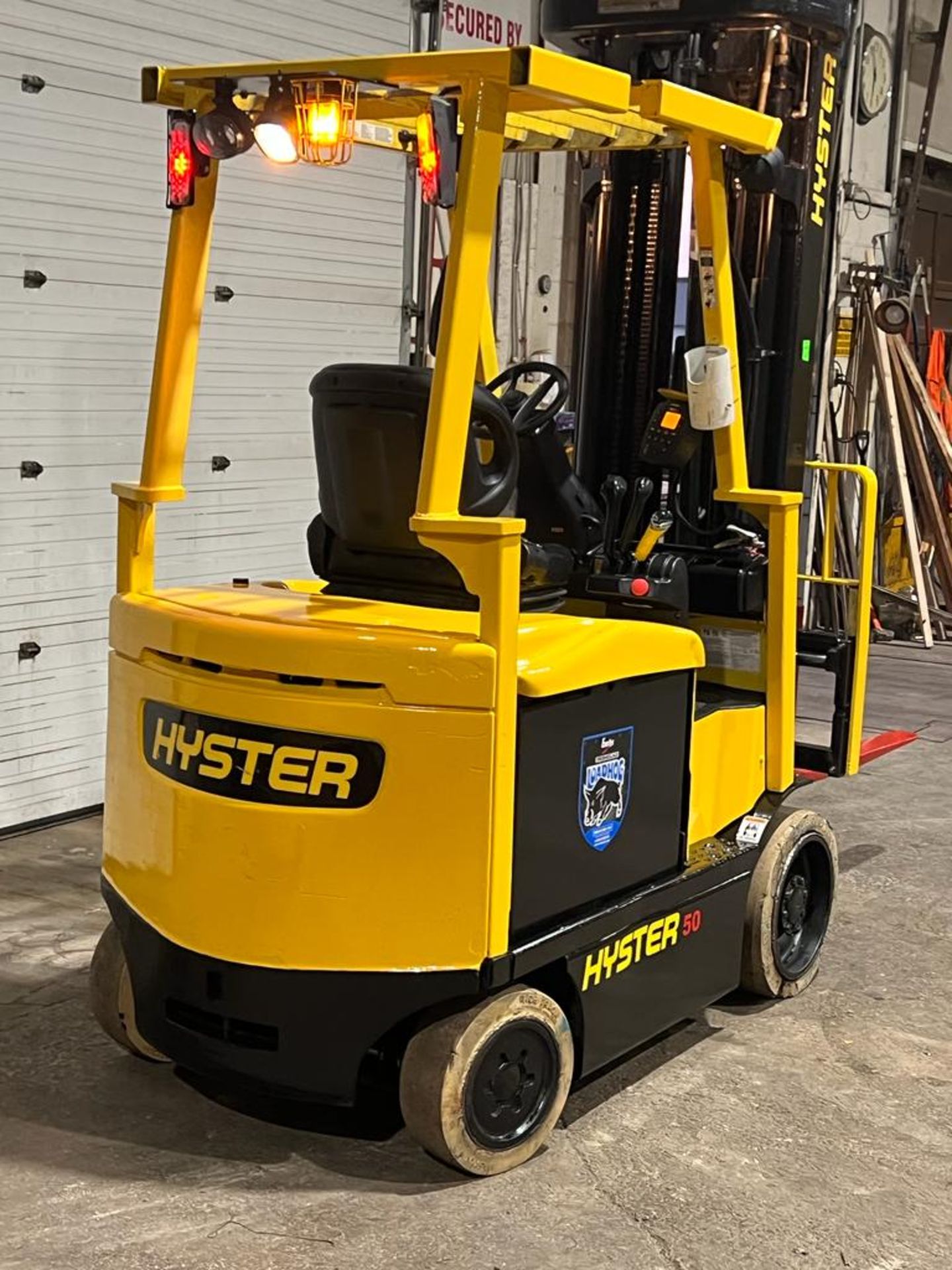 2018 Hyster 5,000lbs Capacity Forklift Electric with 48V Battery & 4 ...