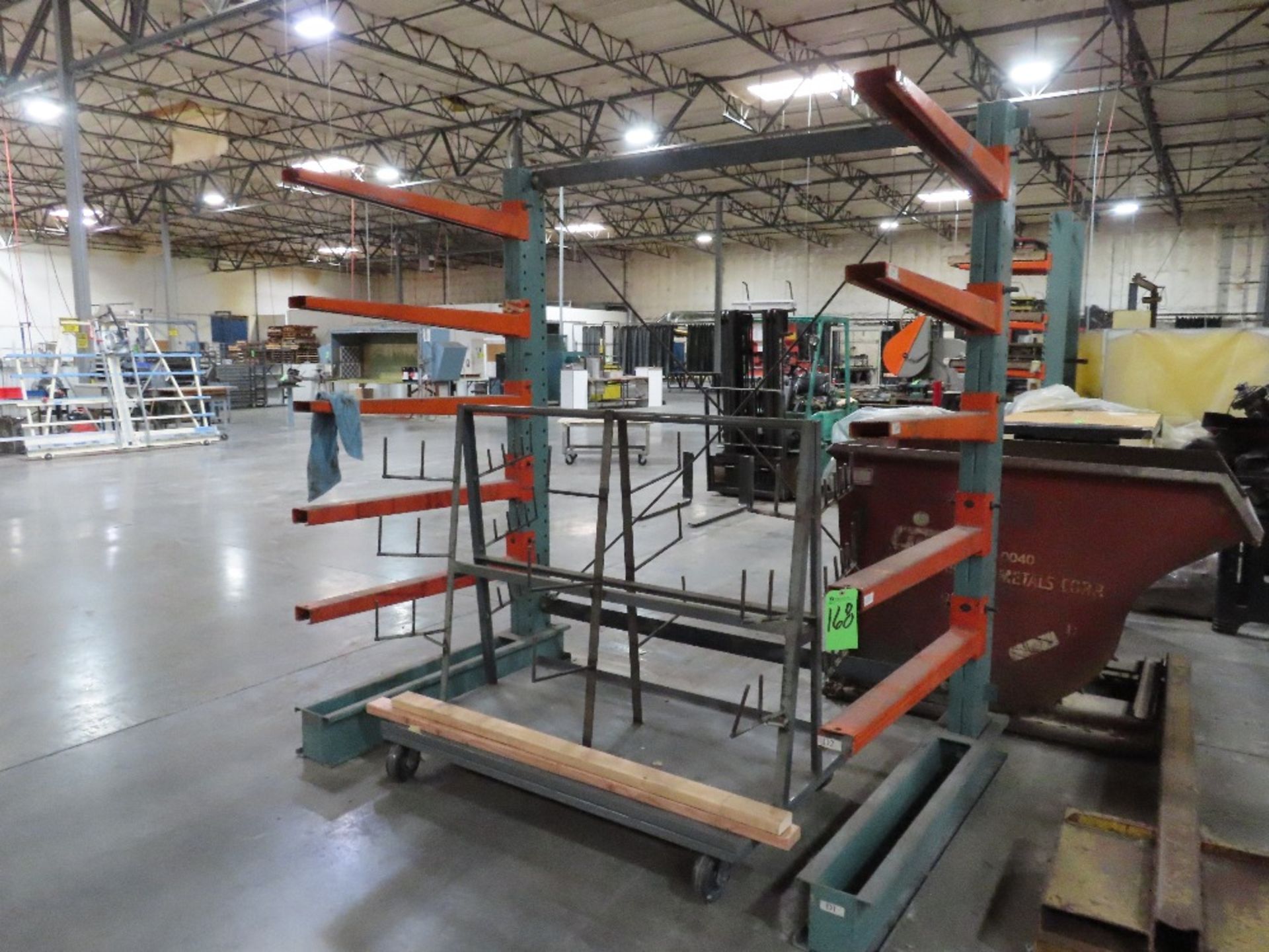 (Lot) Cantilever Rack, Approx. 92'' x 94''T