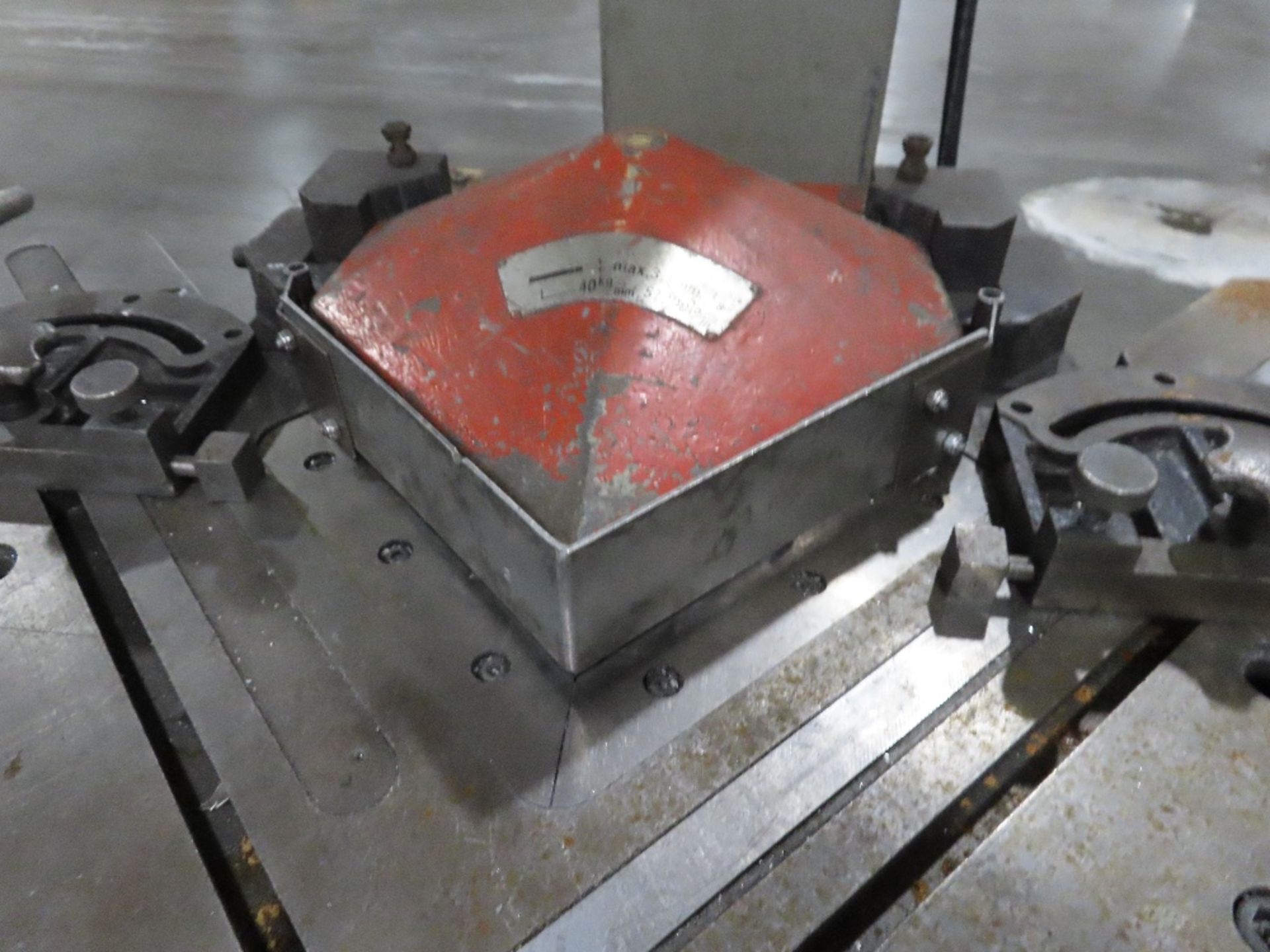 Amada mod. CS-220, Corner Notcher, 10-Ton - Image 2 of 6