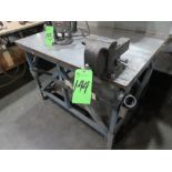 (Lot) Vise & Table