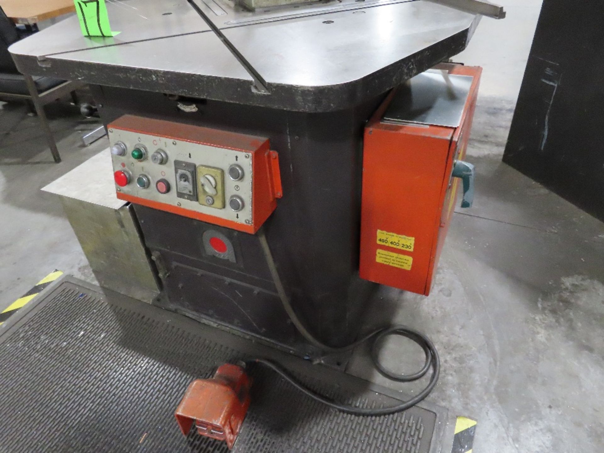 Amada mod. CS-220, Corner Notcher, 10-Ton - Image 3 of 5